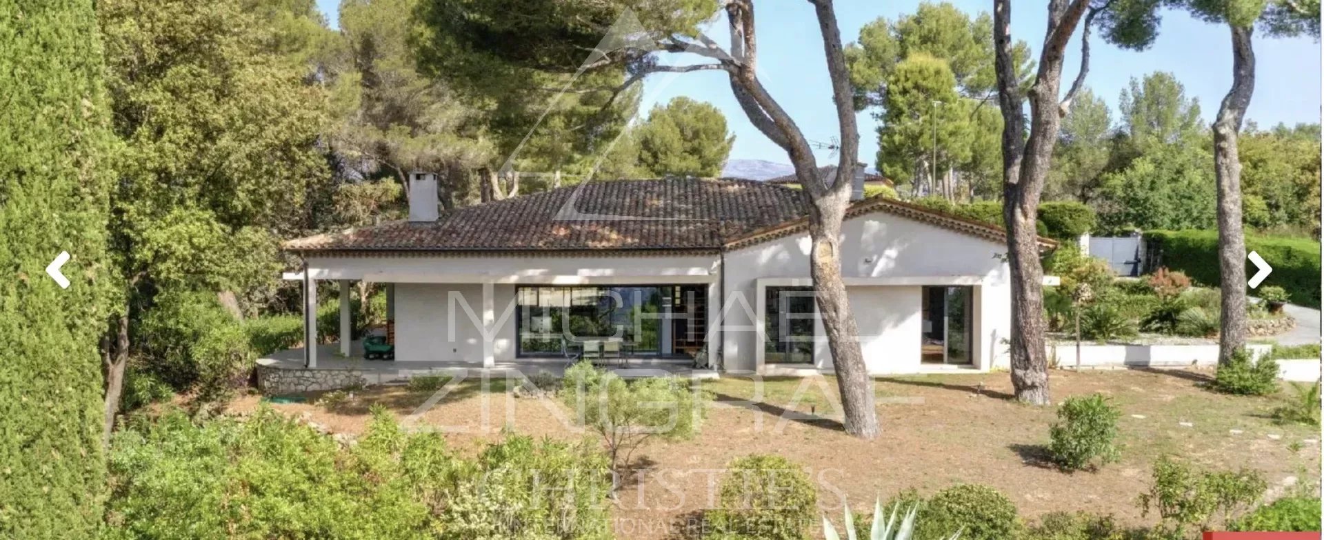 Near Cannes - Superb single-storey property with sea view