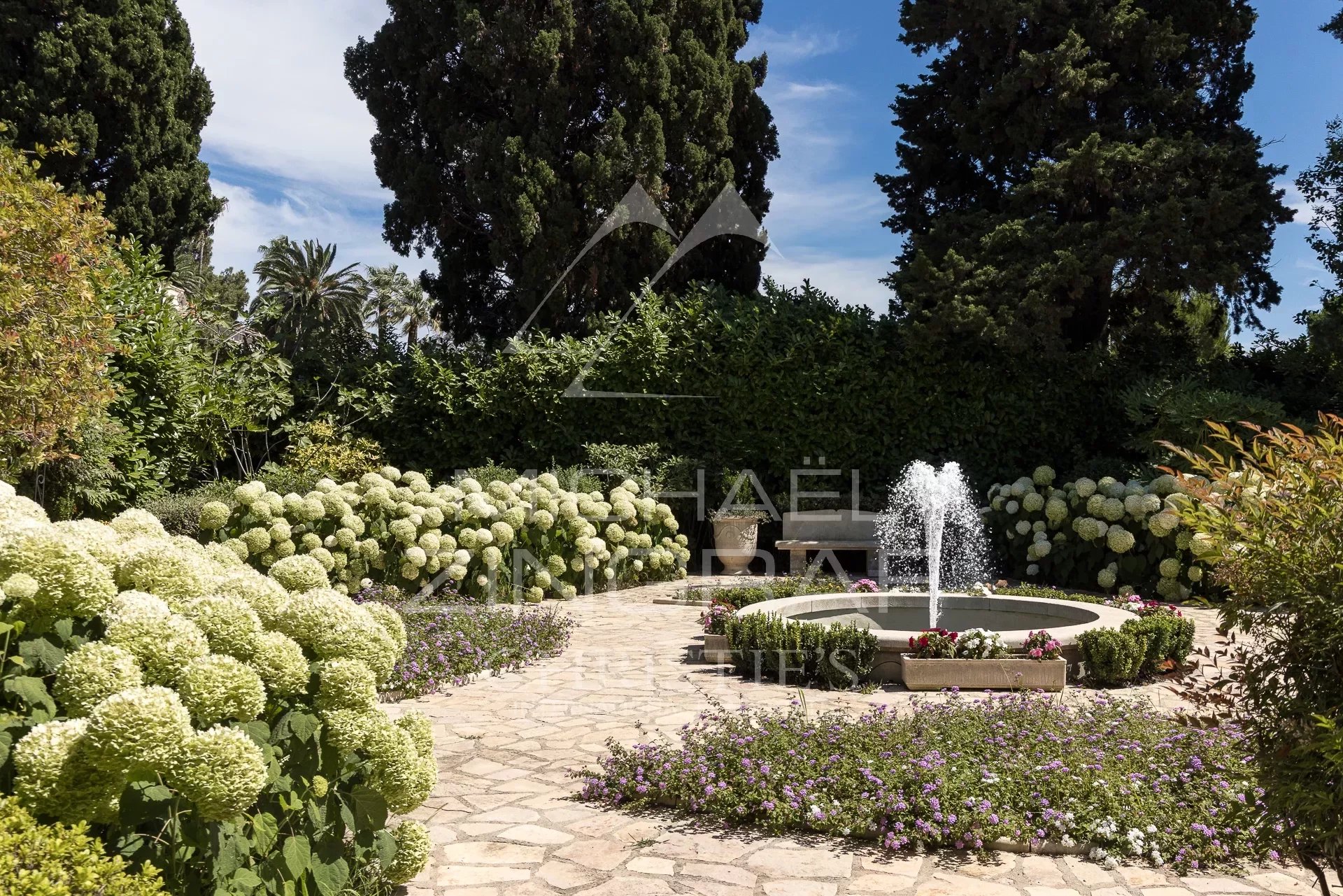 Exclusive Domain Properties in Cap d'Antibes west side with 4873 m2 landscaped park