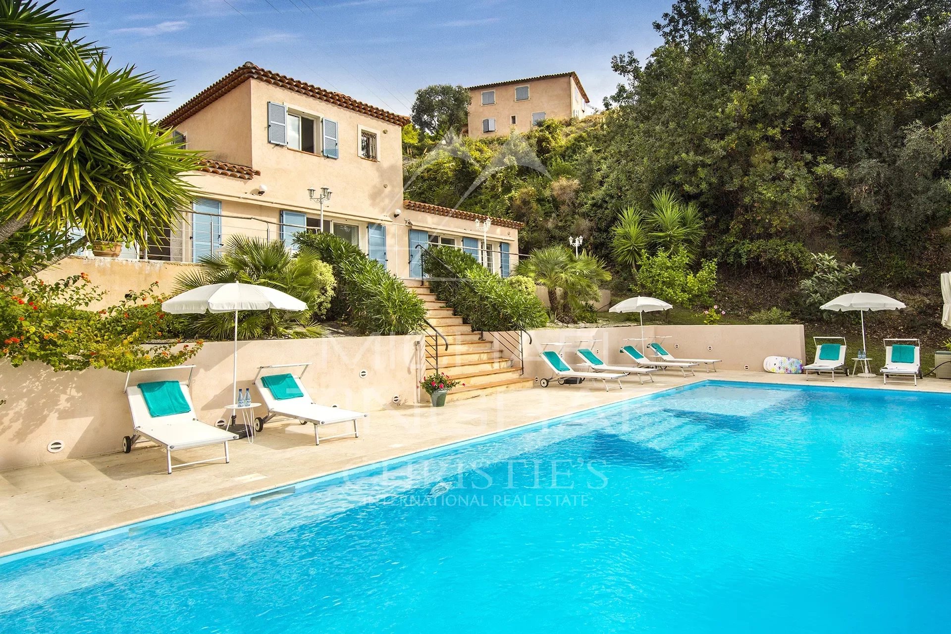 Beautiful villa in the hills above Nice