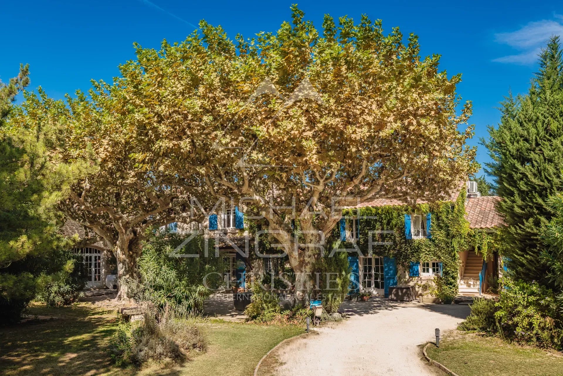 Provenzalisches Bauernhaus (Mas Provencal) in der Nähe von Saint Remy de Provence