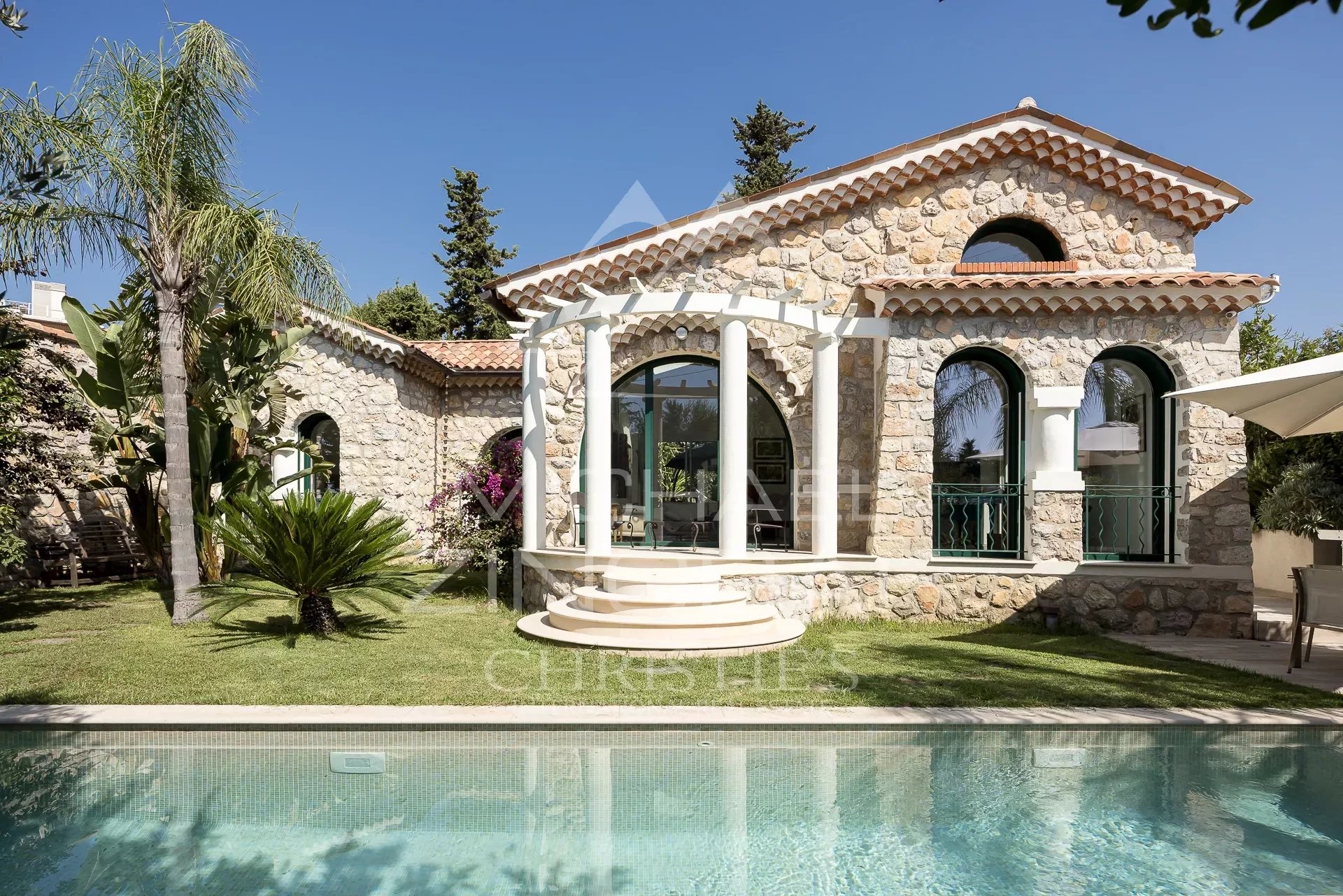 Nahe Cannes - Juan Les Pins - Renovierte Villa mit ebenerdigem Grundriss