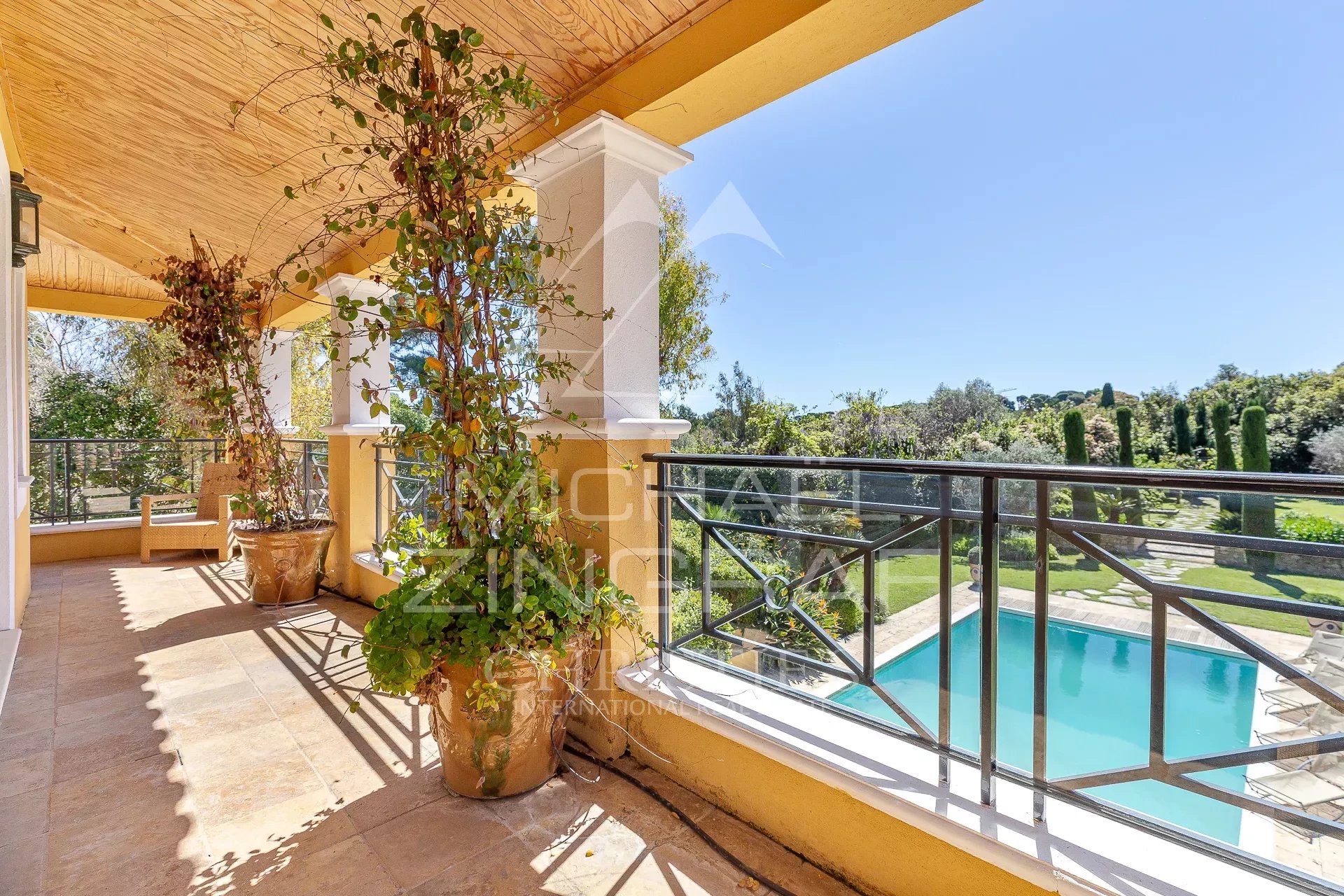 exceptional property in the heart of Cap d'Antibes - walking distance Keller beach