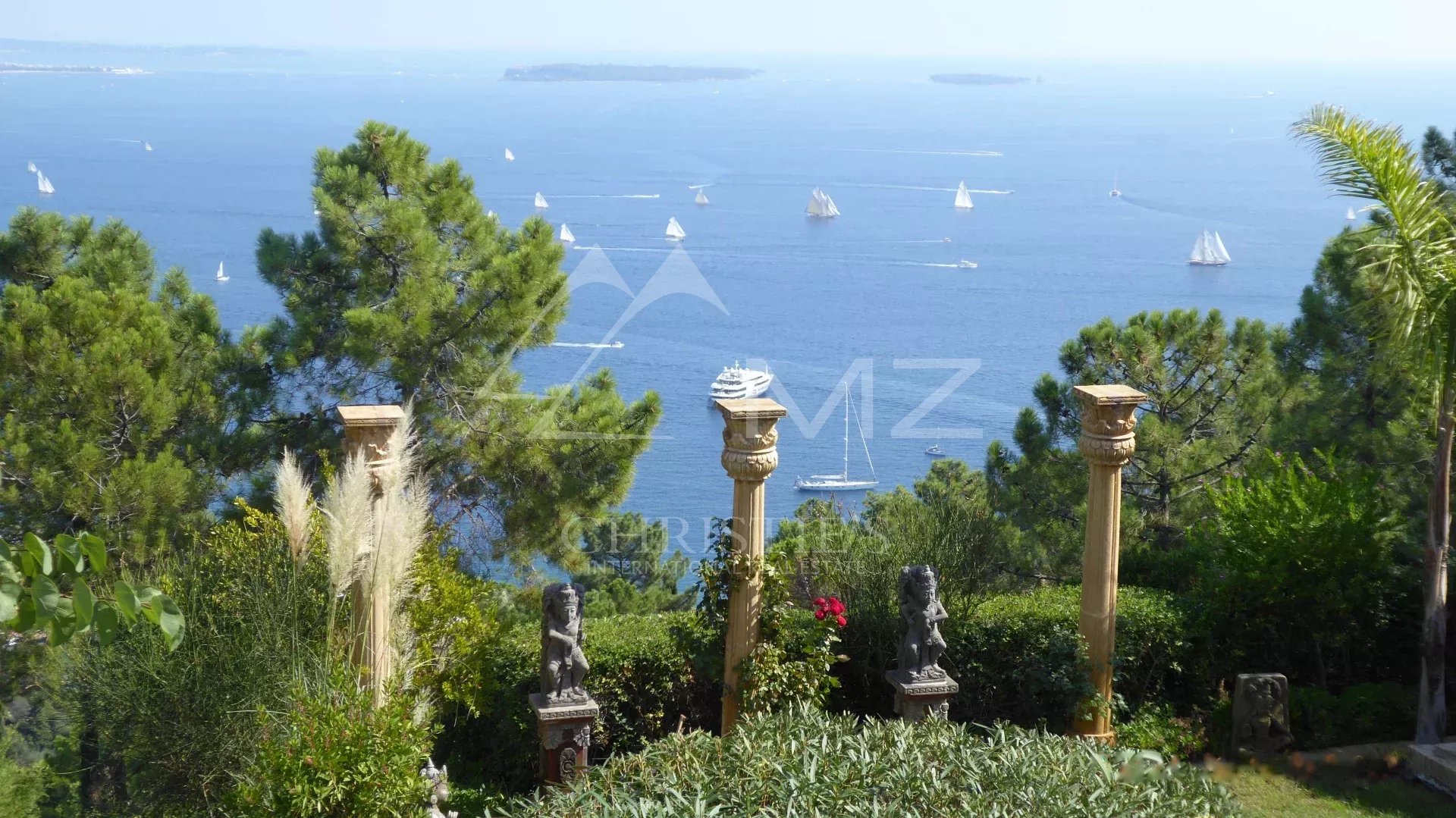 Außergewöhnliche Villa mit Meer- und Bergpanorama in Théoule sur Mer