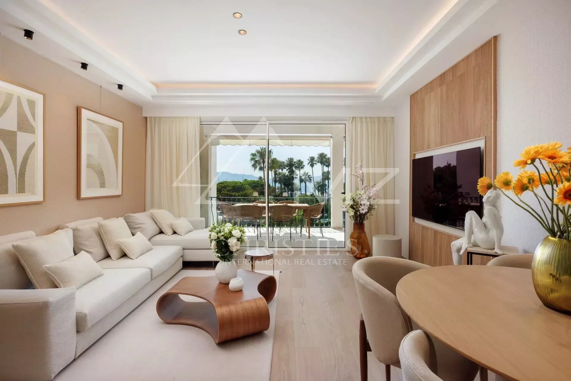 Cannes Croisette - Magnifique appartement entièrement rénové