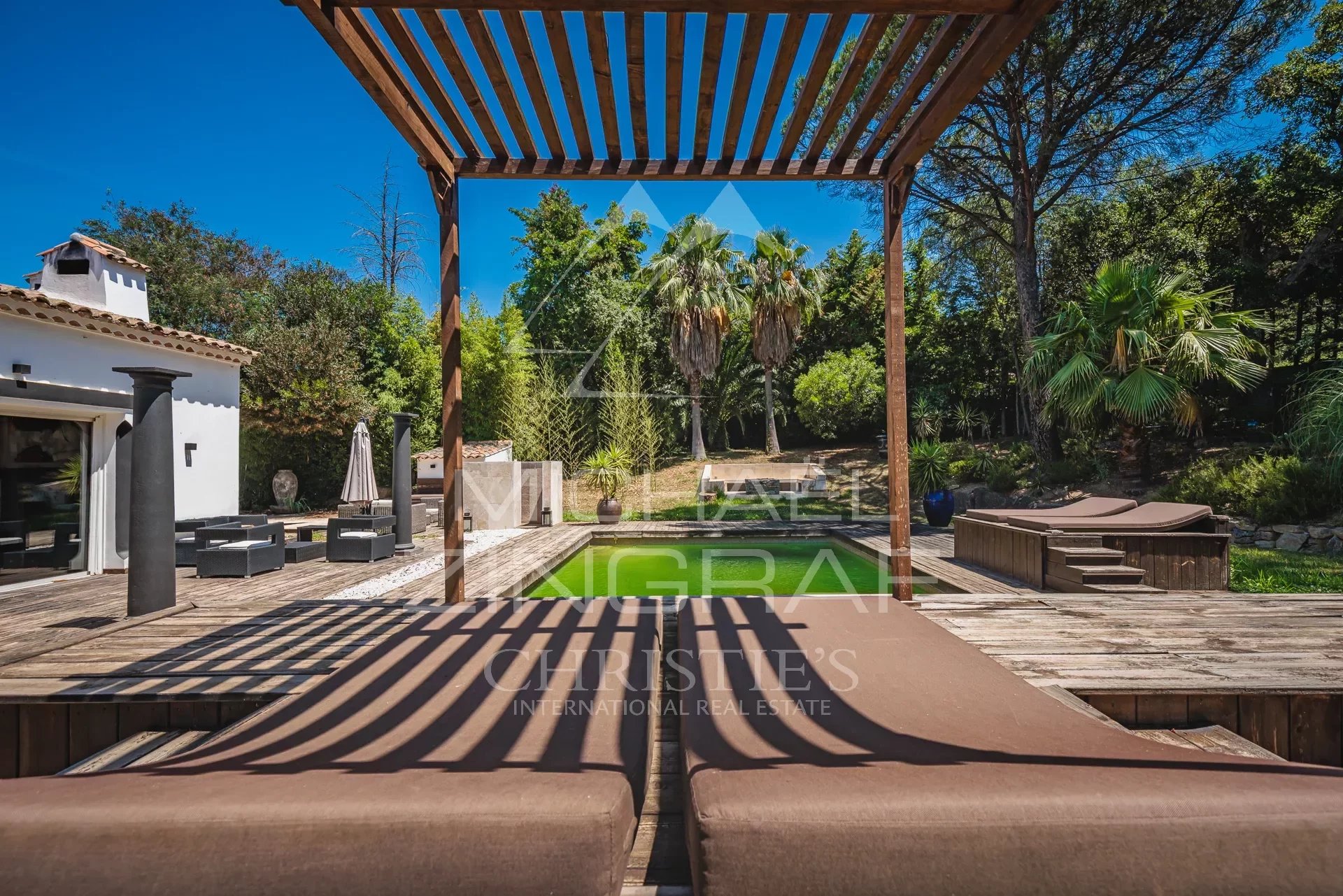 Magnifique Villa Provençale avec Piscine et Vue Imprenable