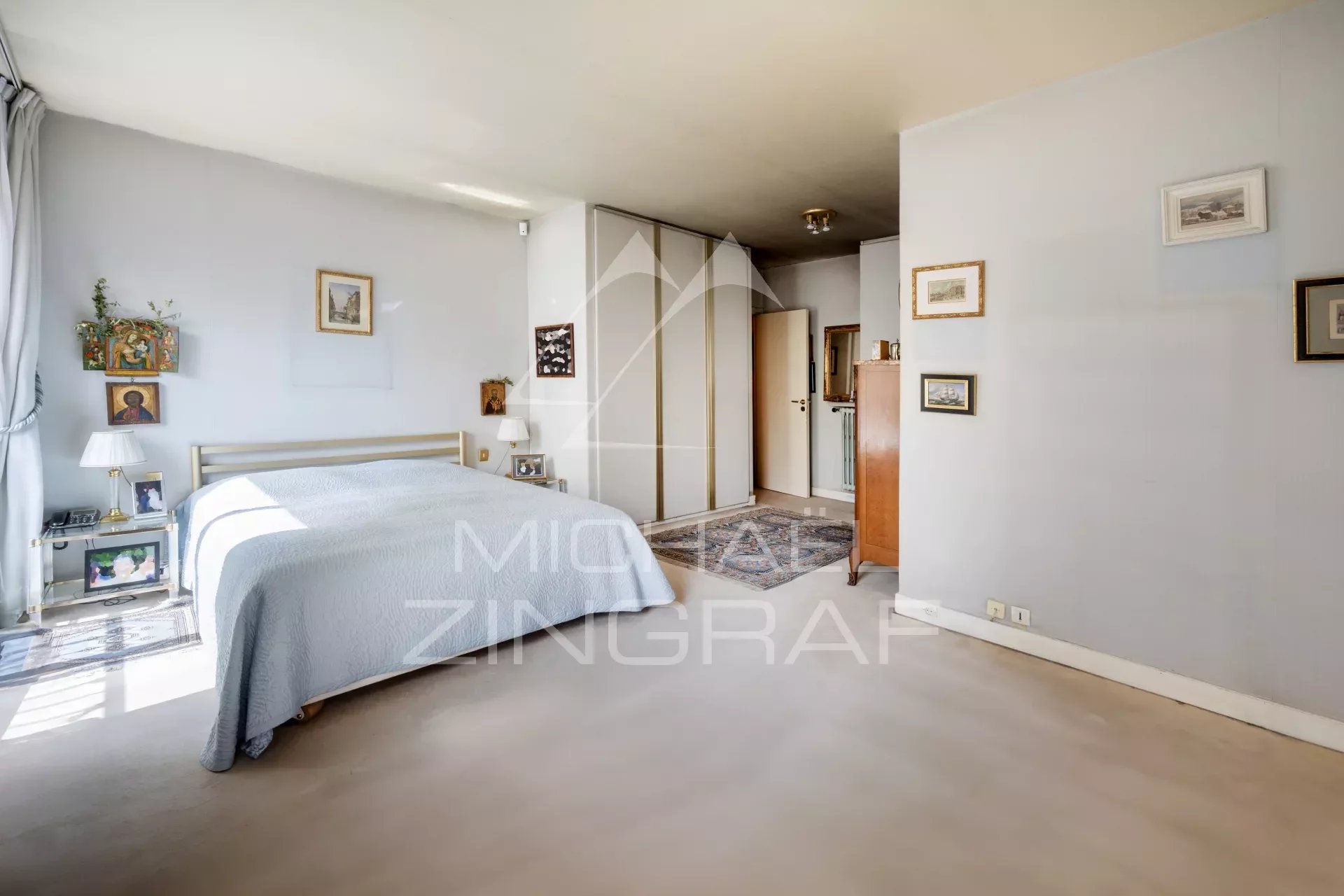 ZU VERKAUFEN - 4/5 ZIMMER-BALKONE-BOULEVARD SAINT GERMAIN-PARIS VII