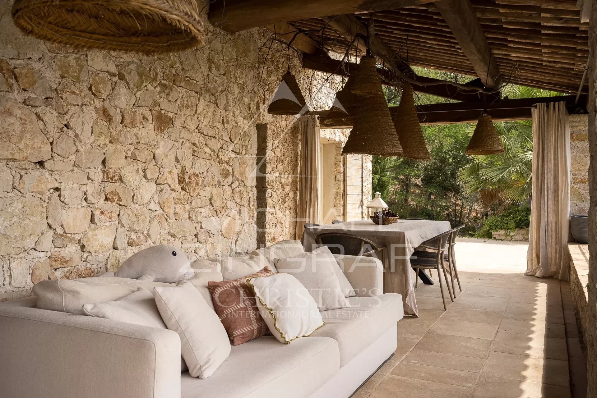 Close to Saint-Paul-de Vence - Exceptional property