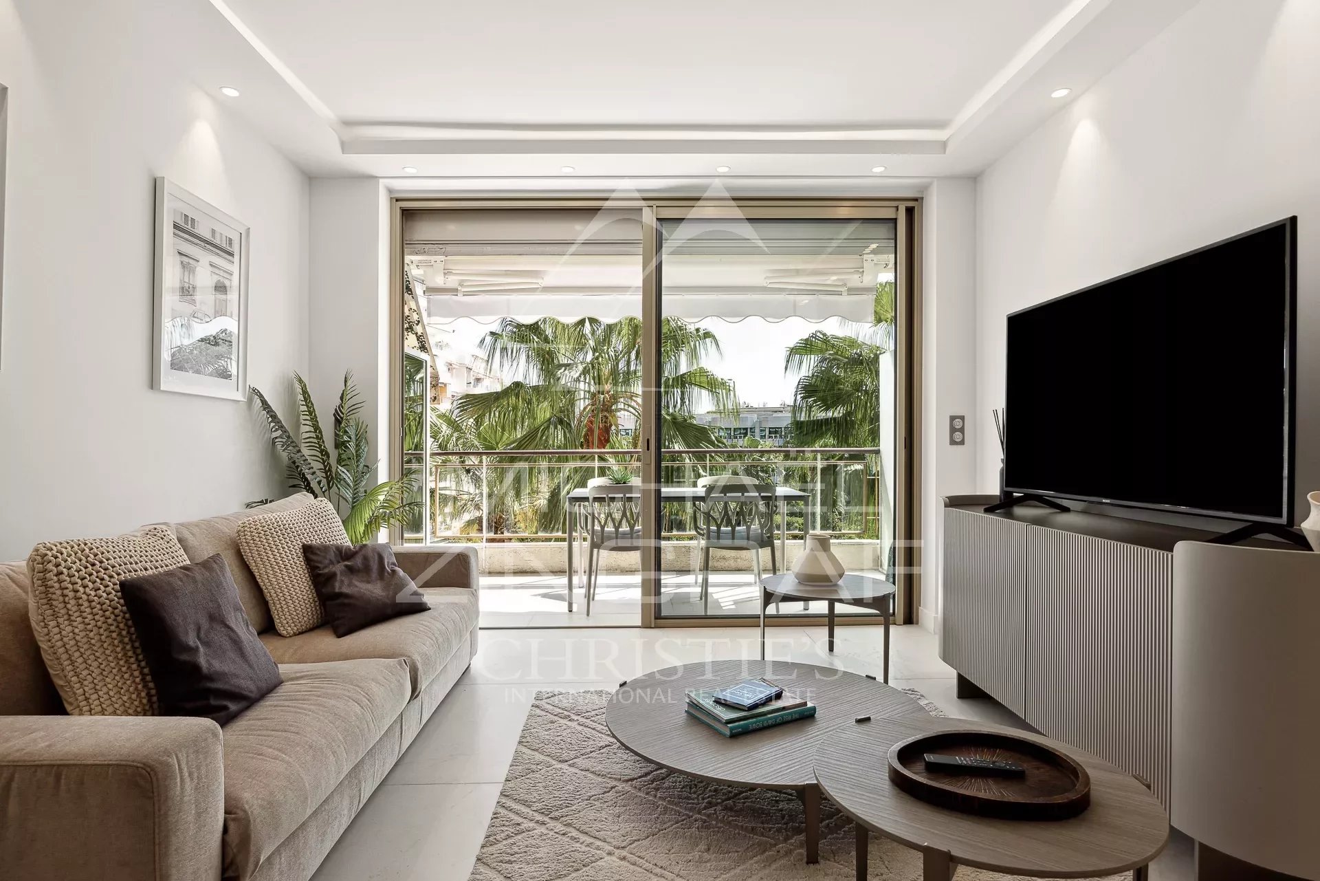 Cannes Croisette - Mondrian - 2 bedrooms flat with sea view