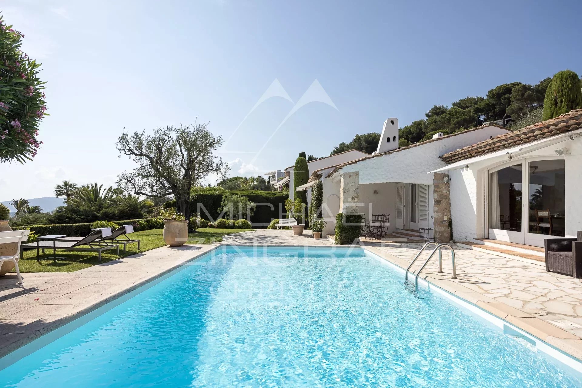 Cannes - 4 bedrooms sea view villa