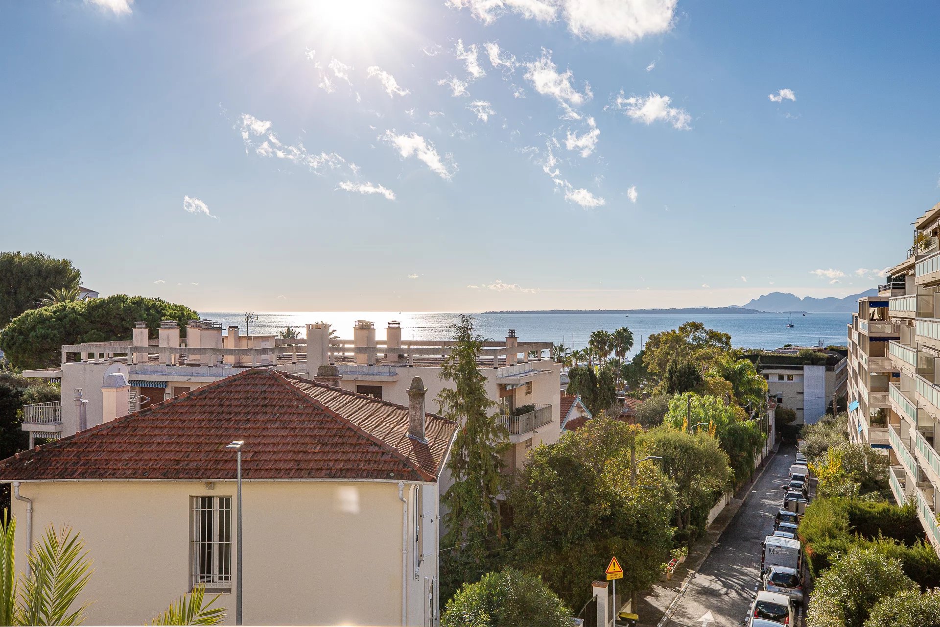 Stunning three-Bedroom Apartment in the Prestigious "Les Parcs du Cap" Residence, Cap d'Antibes