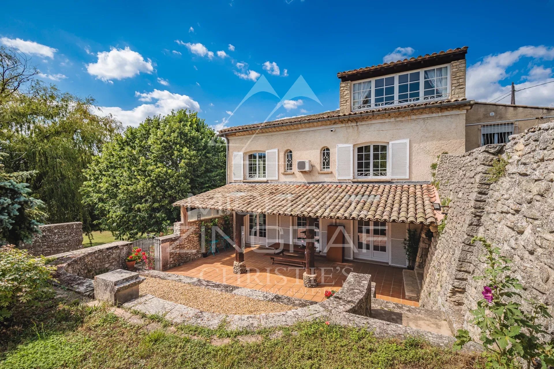 Charmantes Haus aus den 1920er Jahren mit herrlichem Blick im Luberon