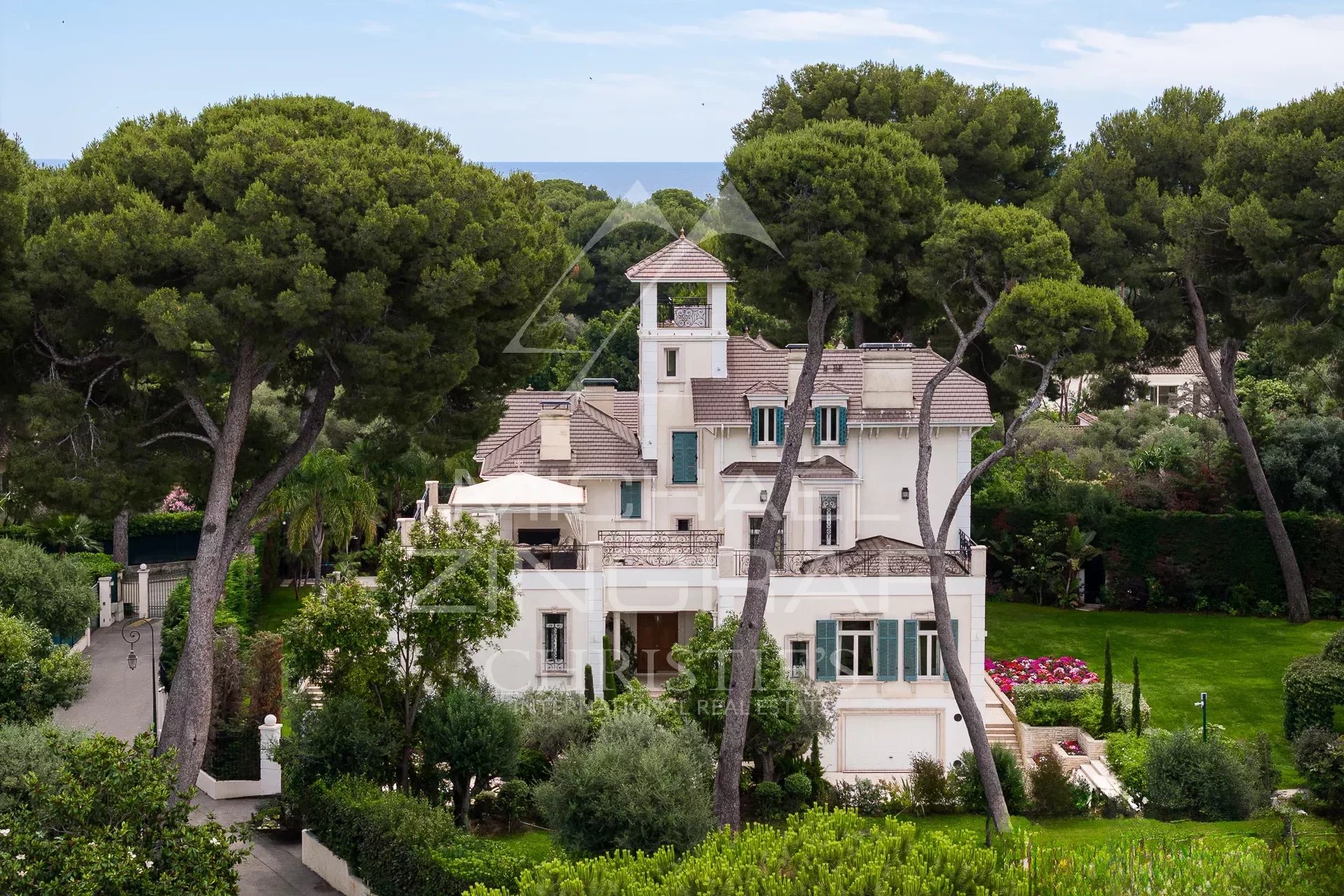 Cap d'Antibes - Magnificent Property with Two Houses in  private Domain