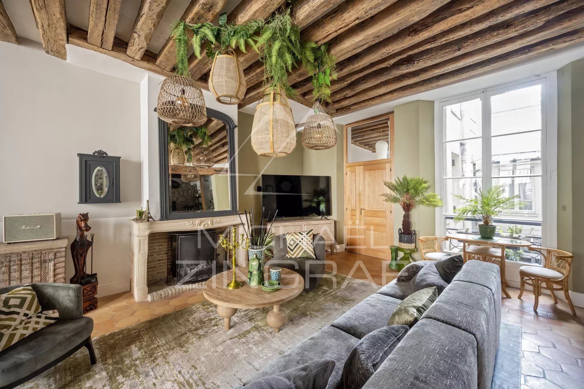 FOR SALE - 2 BEDROOM FLAT - PERFECT CONDITION - RUE MAZARINE