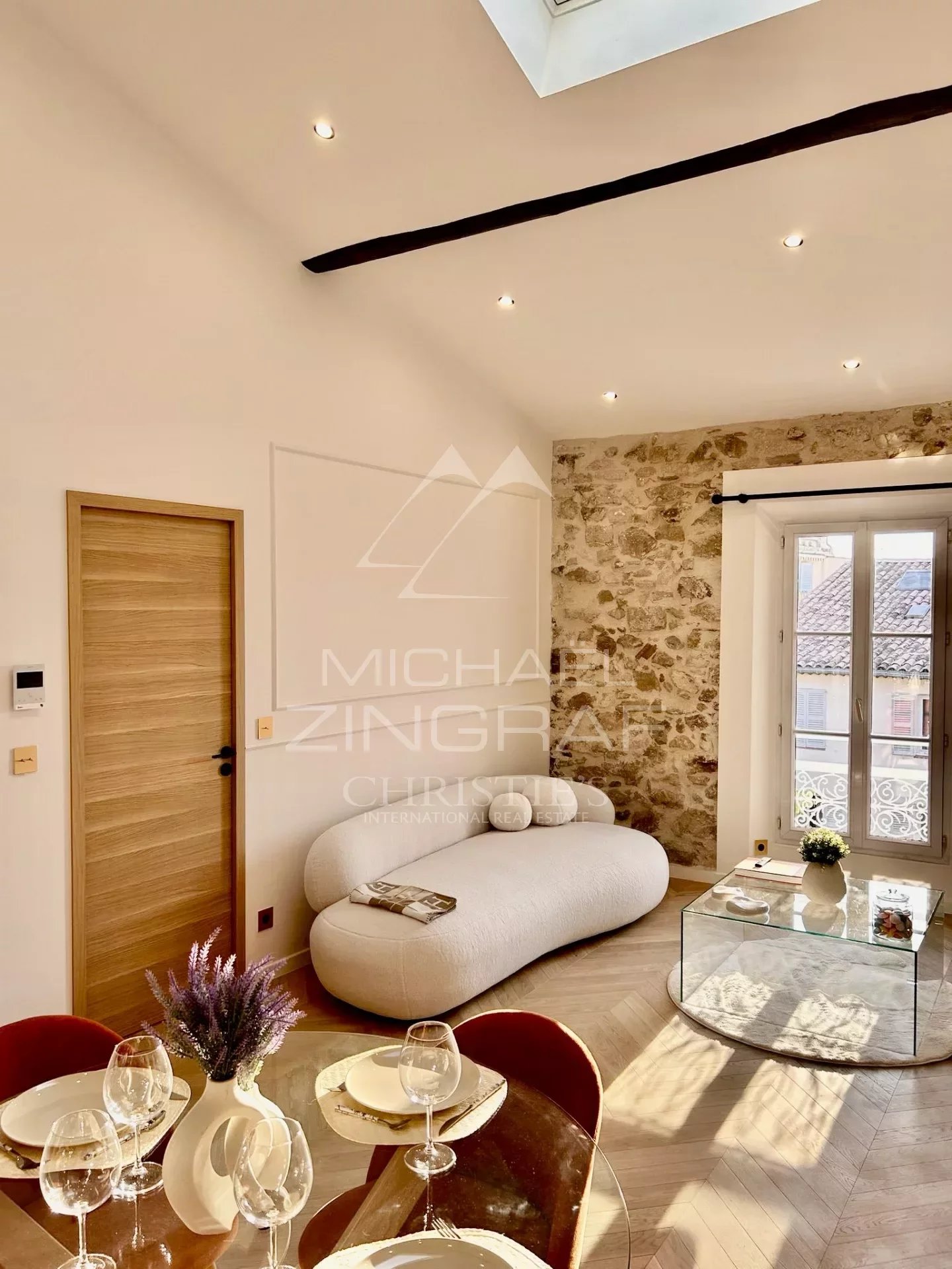 Stunning 3-Bedroom Loft-Style Apartment - Old Town Antibes