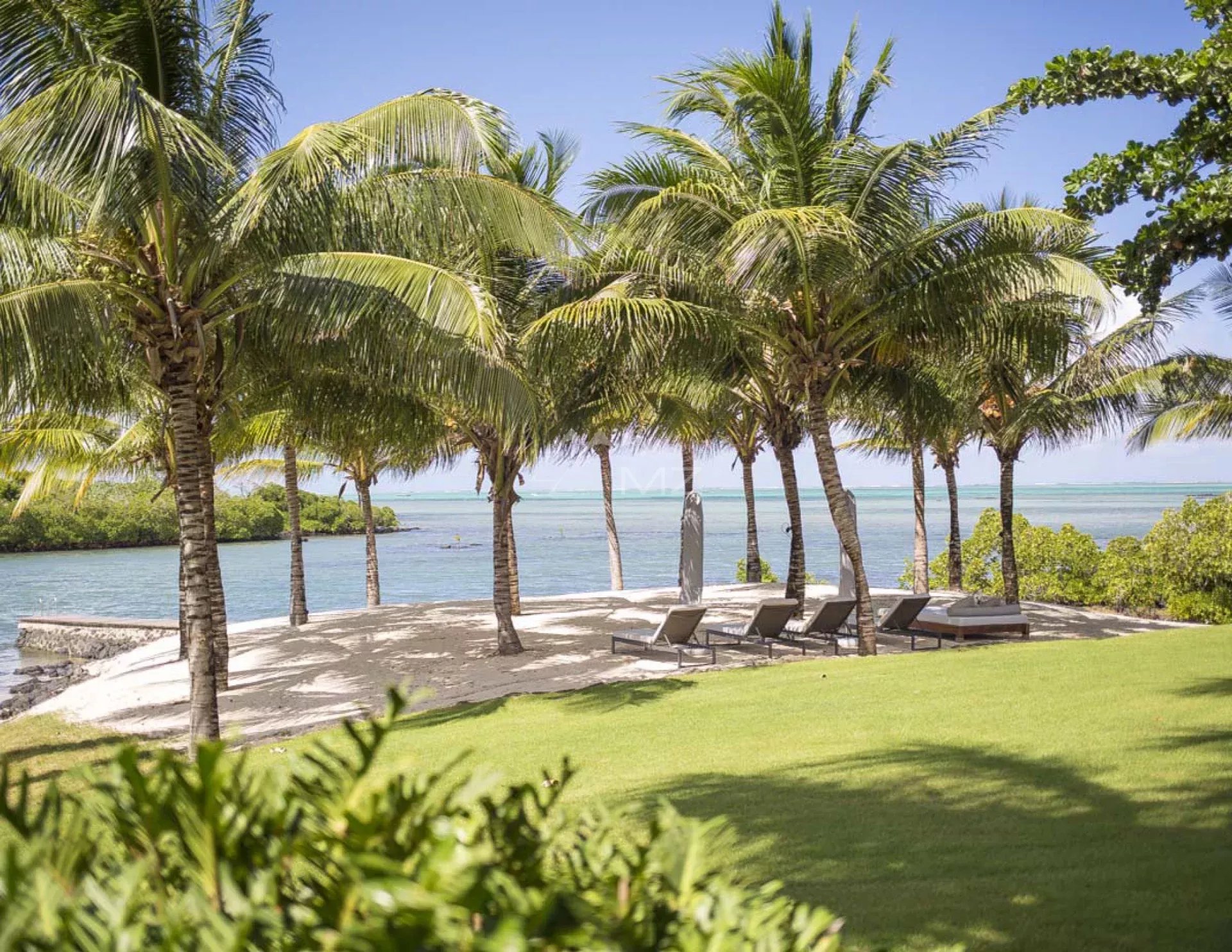 Mauritius - Villa 5 Schlafzimmer im Wasser