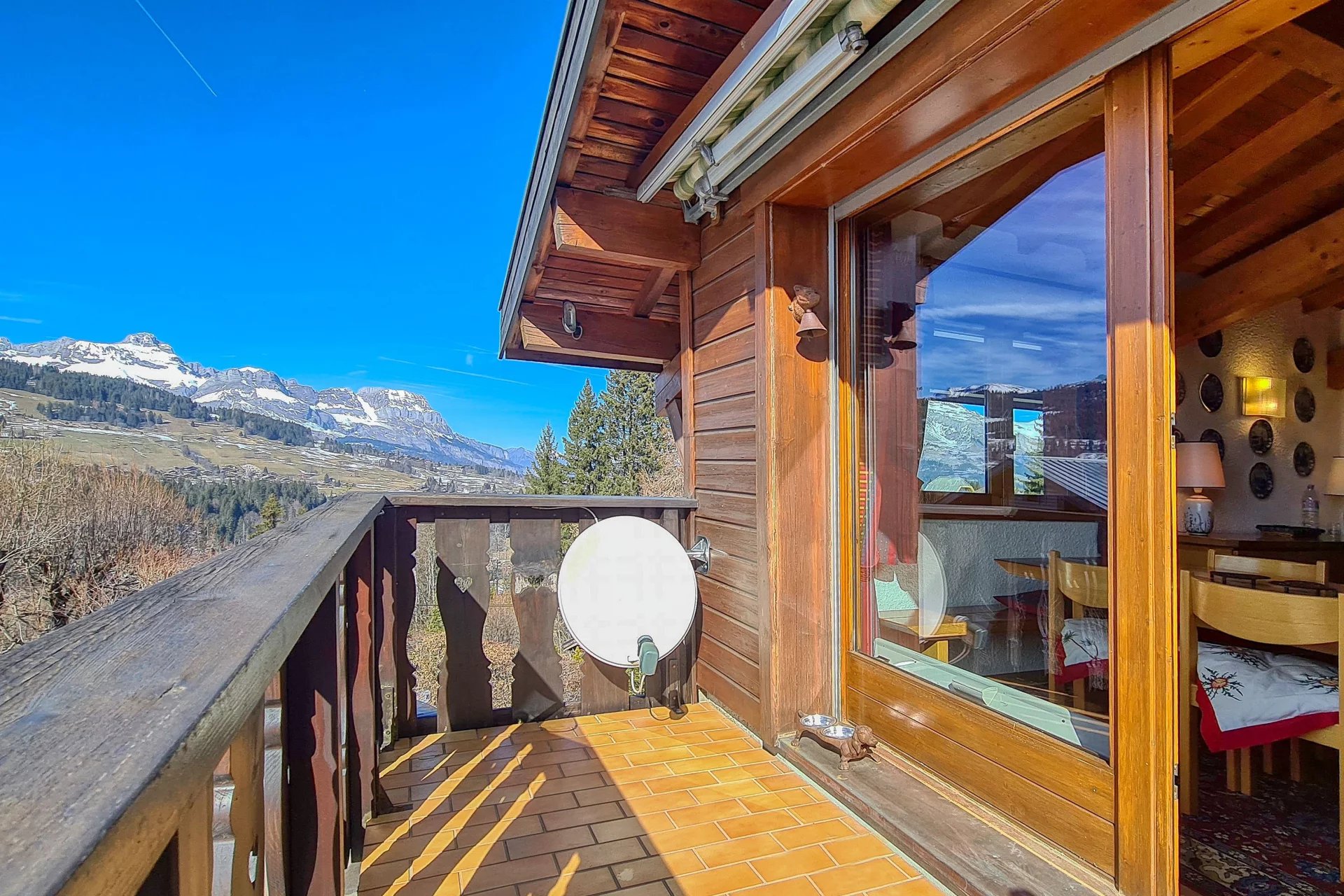 Appartement séjour cathédrale, petite copropriété au calme, vue et soleil