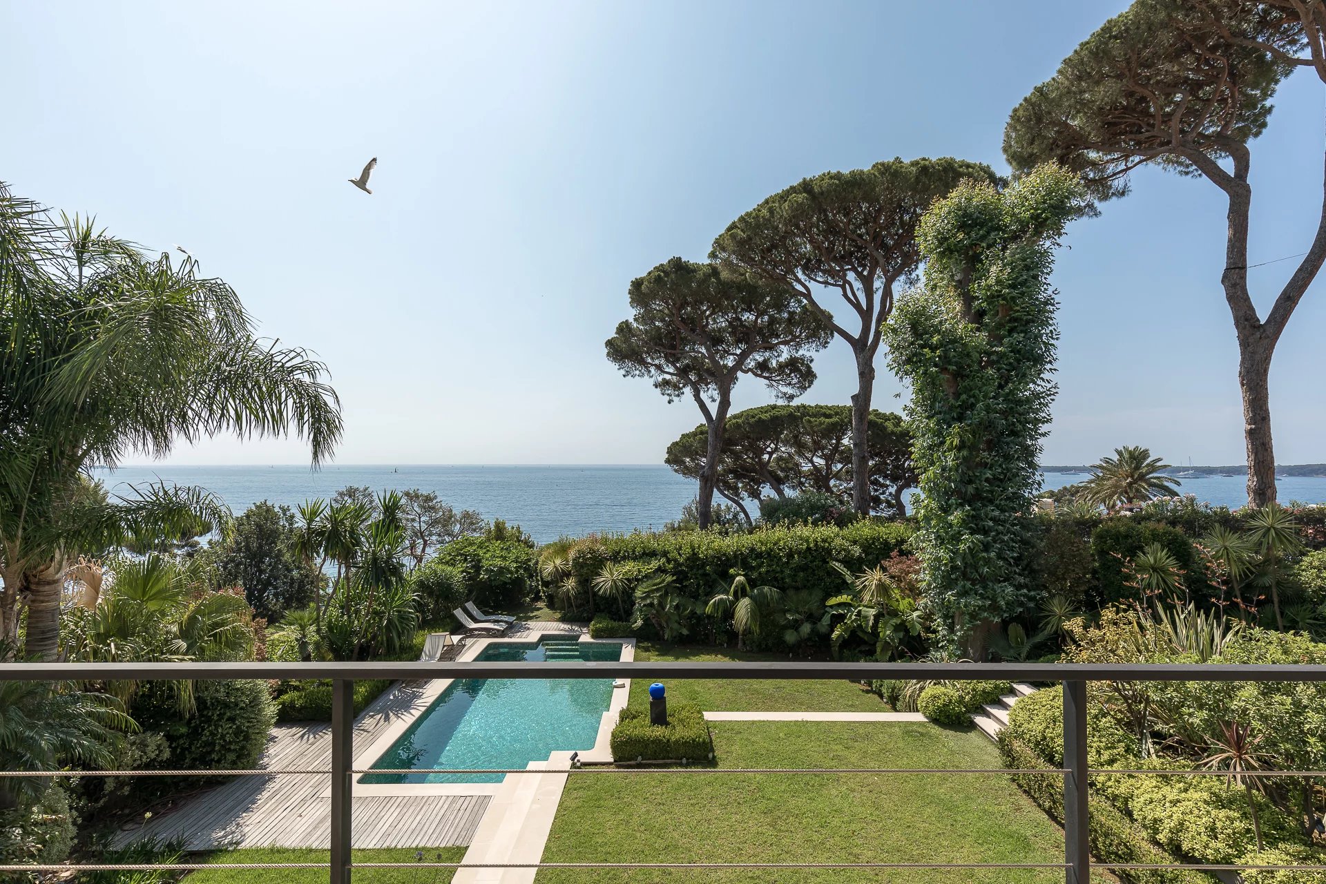 Cannes - superbe villa contemporaine 4 chambres