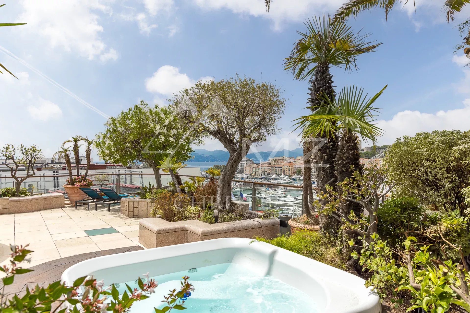 Cannes - Croisette - Exceptionnel penthouse