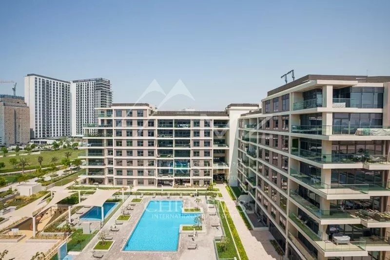 Exclusive|Pool View|Large Layout|Tenanted|High Flr