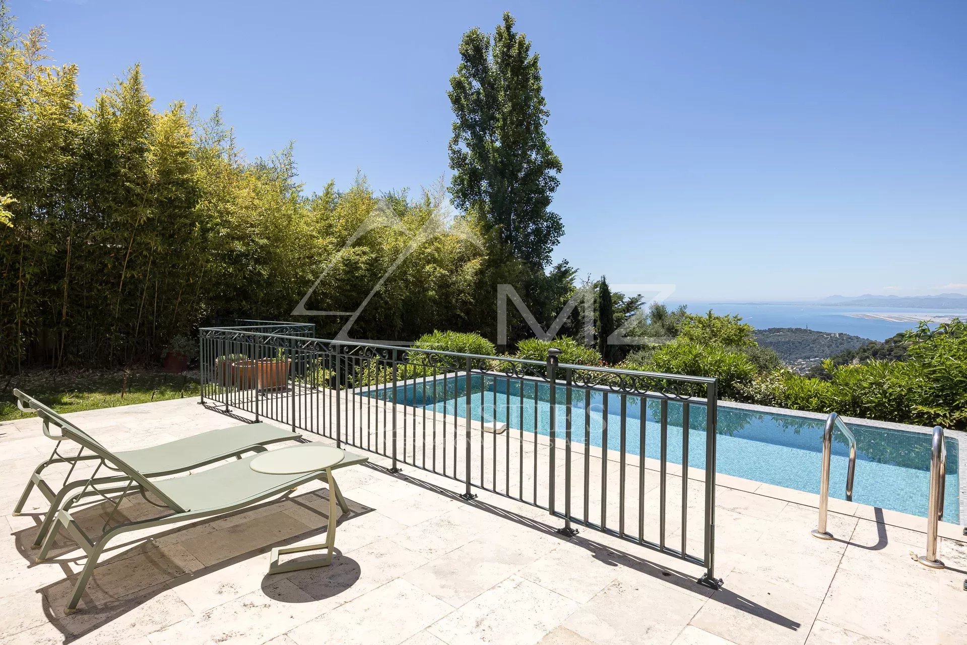 Villa contemporaine avec vue mer panoramique