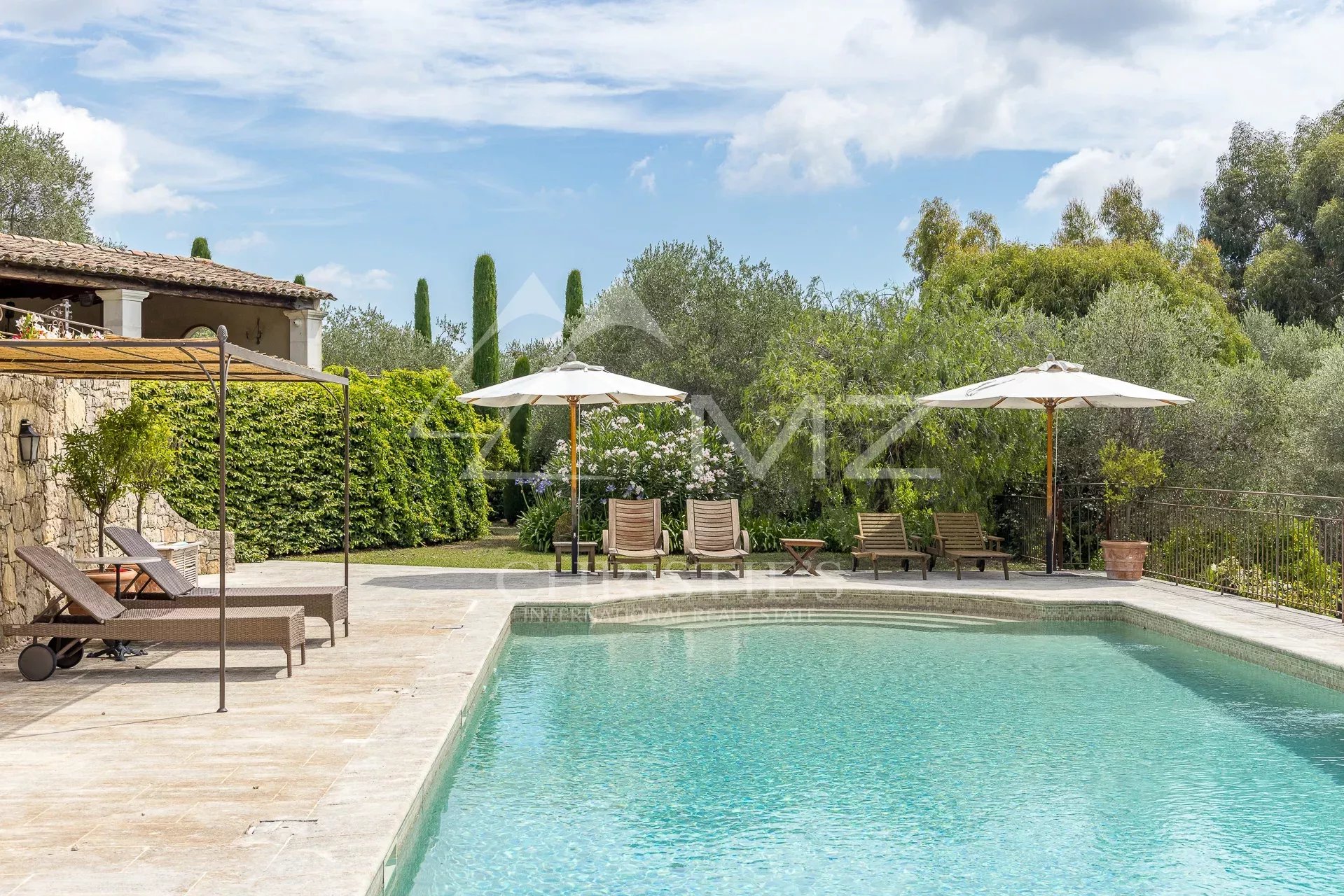 VALBONNE - CHARMING PROVENCAL BASTIDE