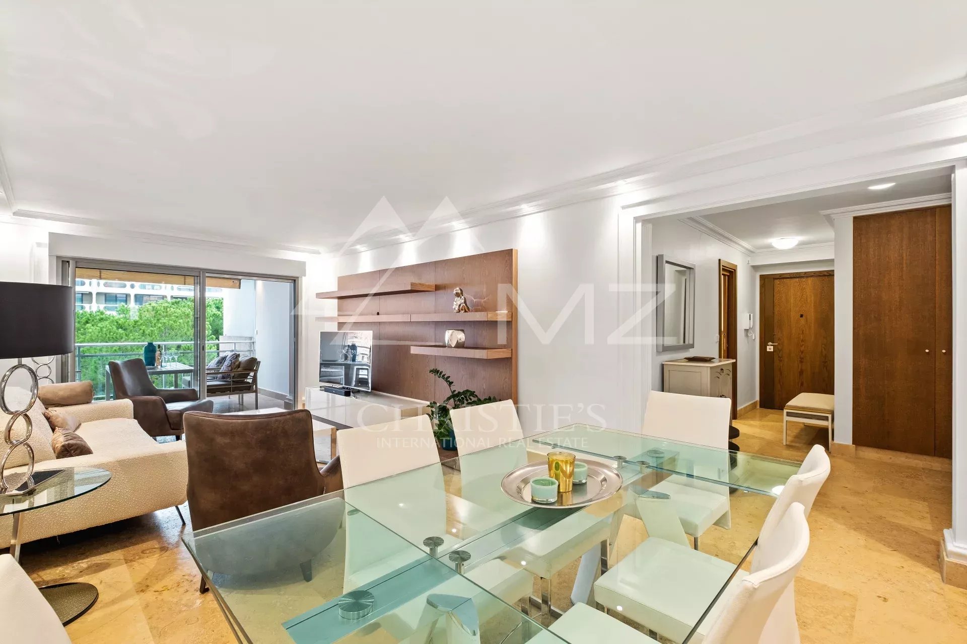 CANNES CENTRE - CARLTON. ELEGANT APPARTEMENT 3 PIECES