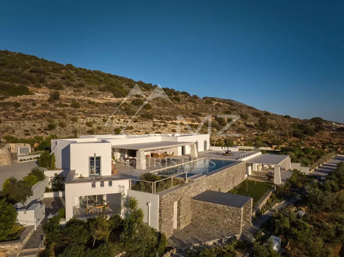 Premium-Villa in der Nähe von Alyki mit herrlichem Blick über das Meer und Antiparos