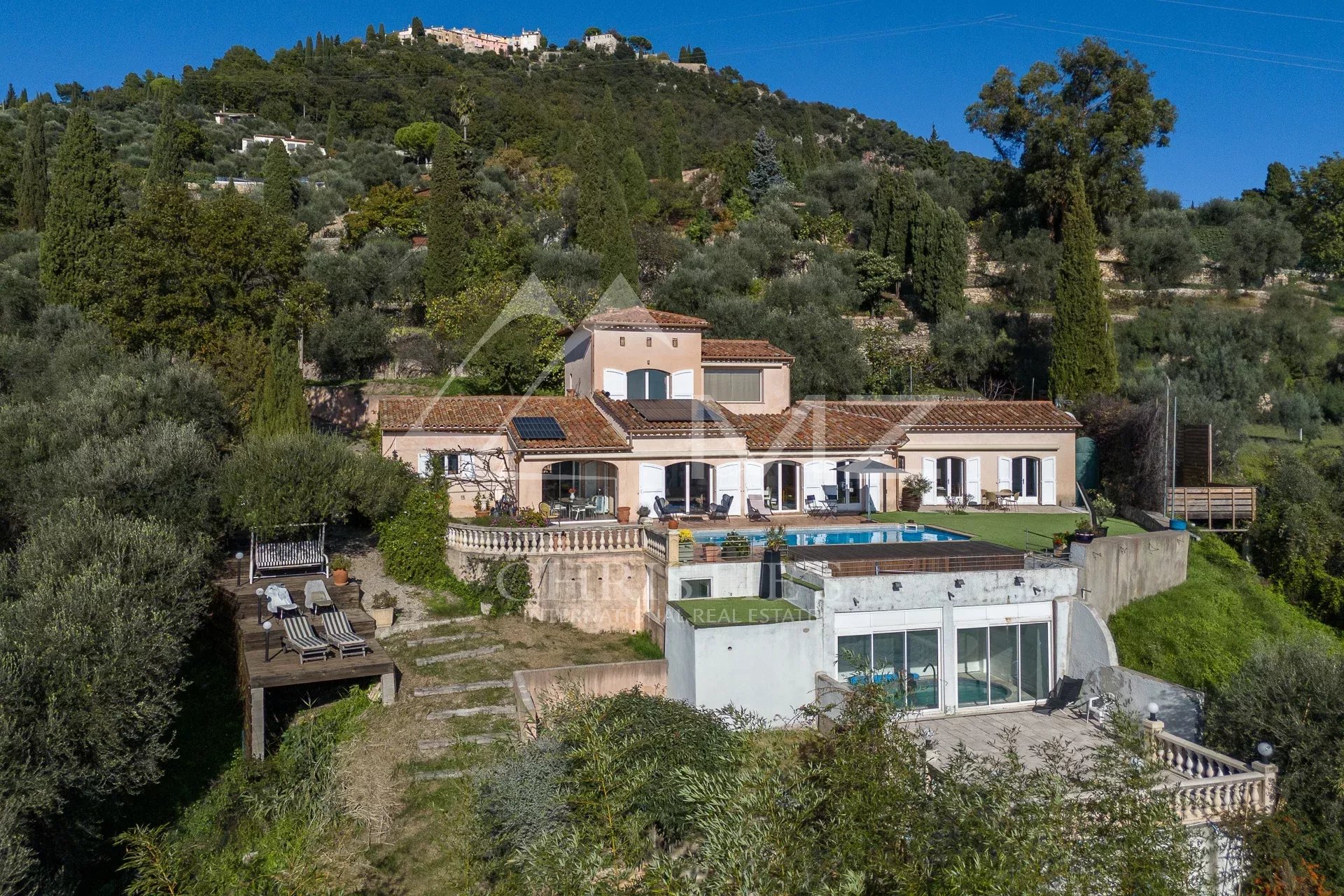 Villa 8p avec vue panoramique sur collines et mer