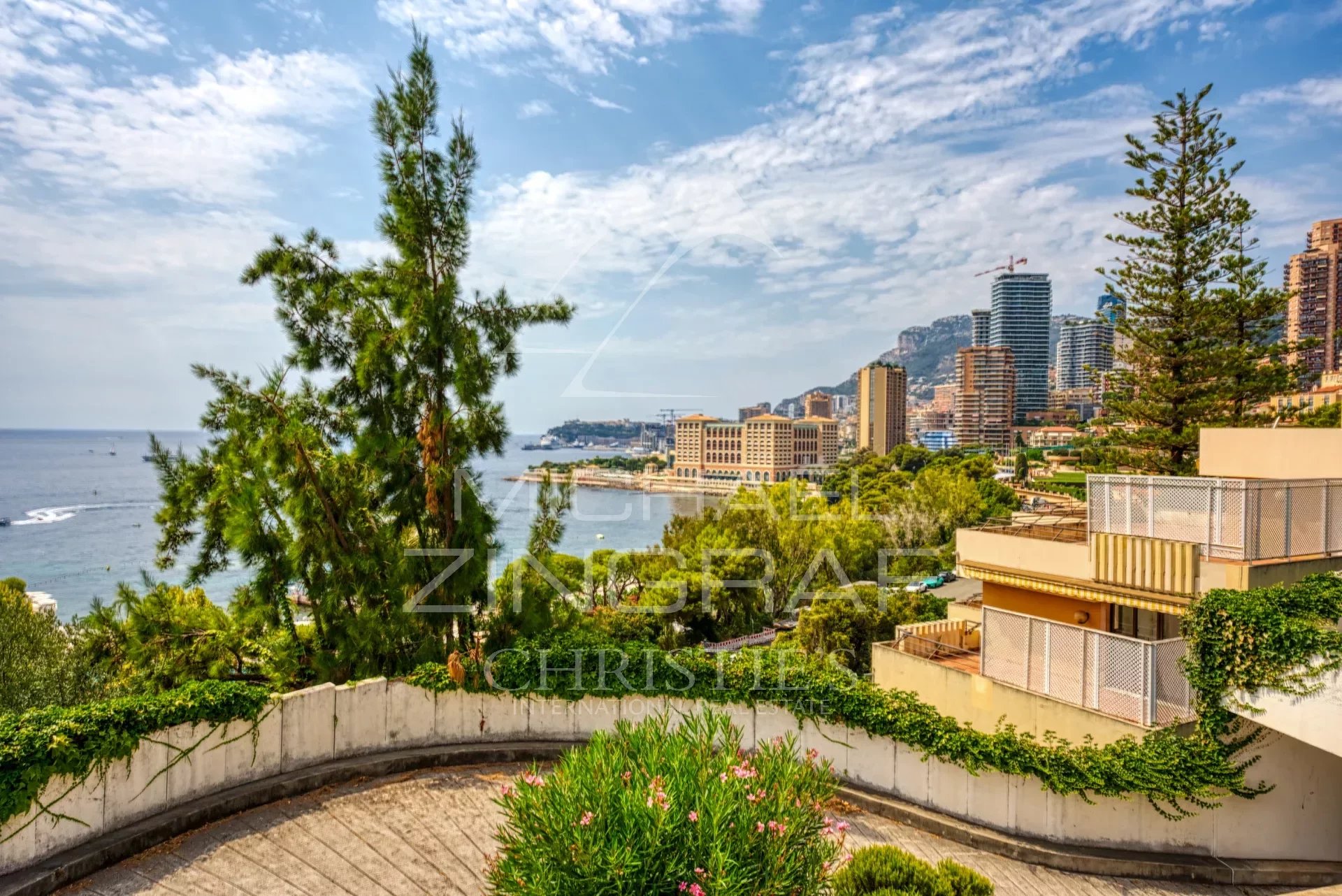 Évasion Luxueuse en Bord de Mer : Confort Moderne près de Monaco