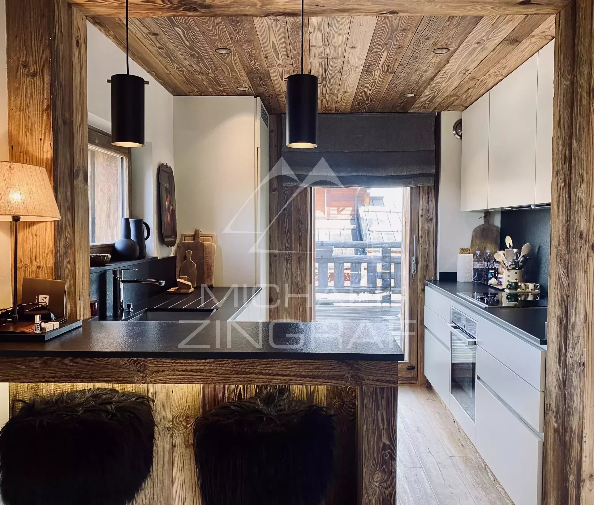 5 bedroom chalet - Close to the center of Megève