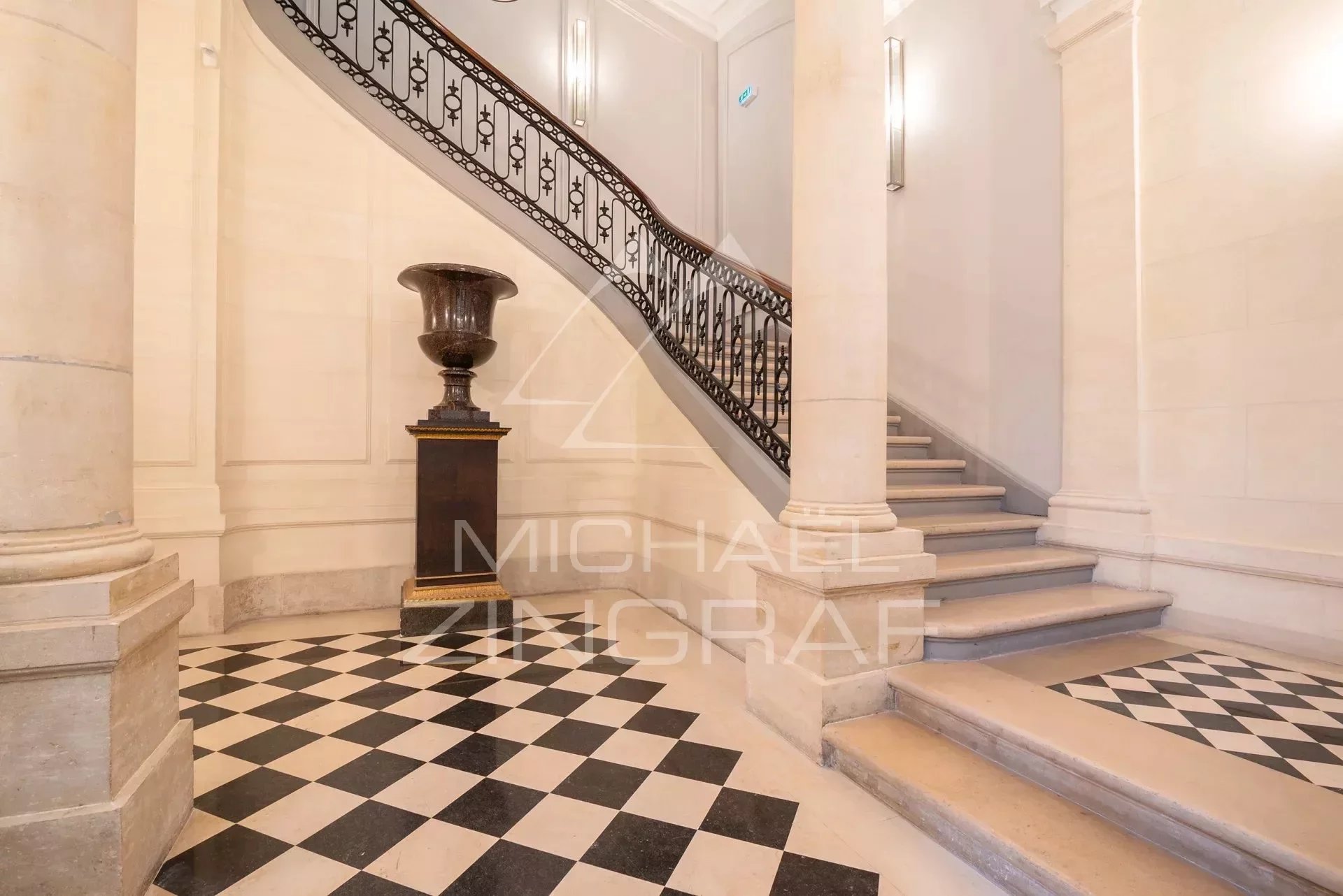 SOLE AGENT. FOR SALE - NEWLY REFURBISHED 1-BEDROOM APARTMENT - RUE DE LILLE