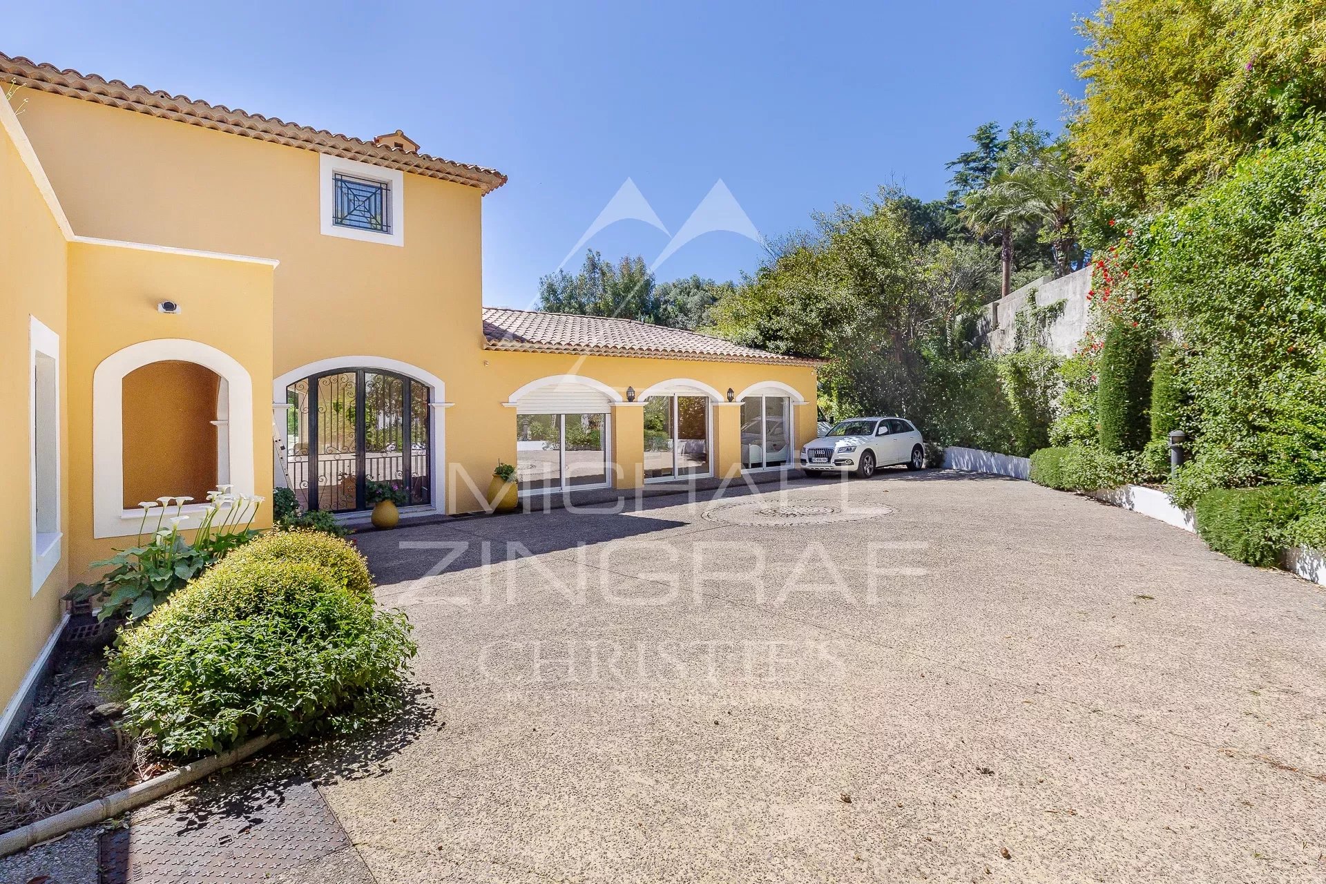 exceptional property in the heart of Cap d'Antibes - walking distance Keller beach