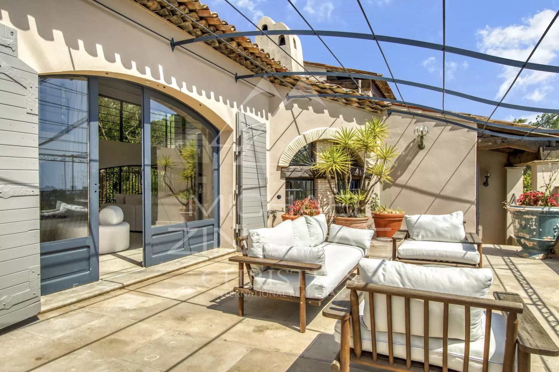 Mougins -  Vue dégagée sur les collines et la mer - 5 chambres