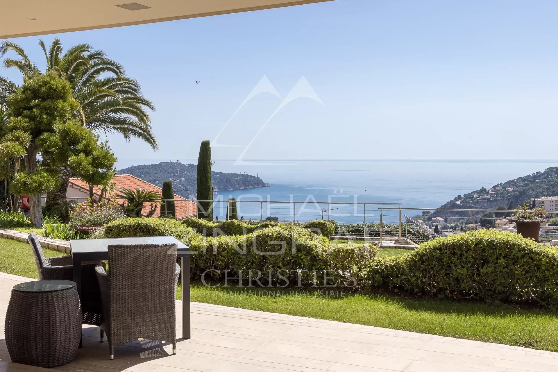 Col de Villefranche-sur-Mer - Large modern property with panoramic sea view over the bay of Villefranche and Cap Ferrat