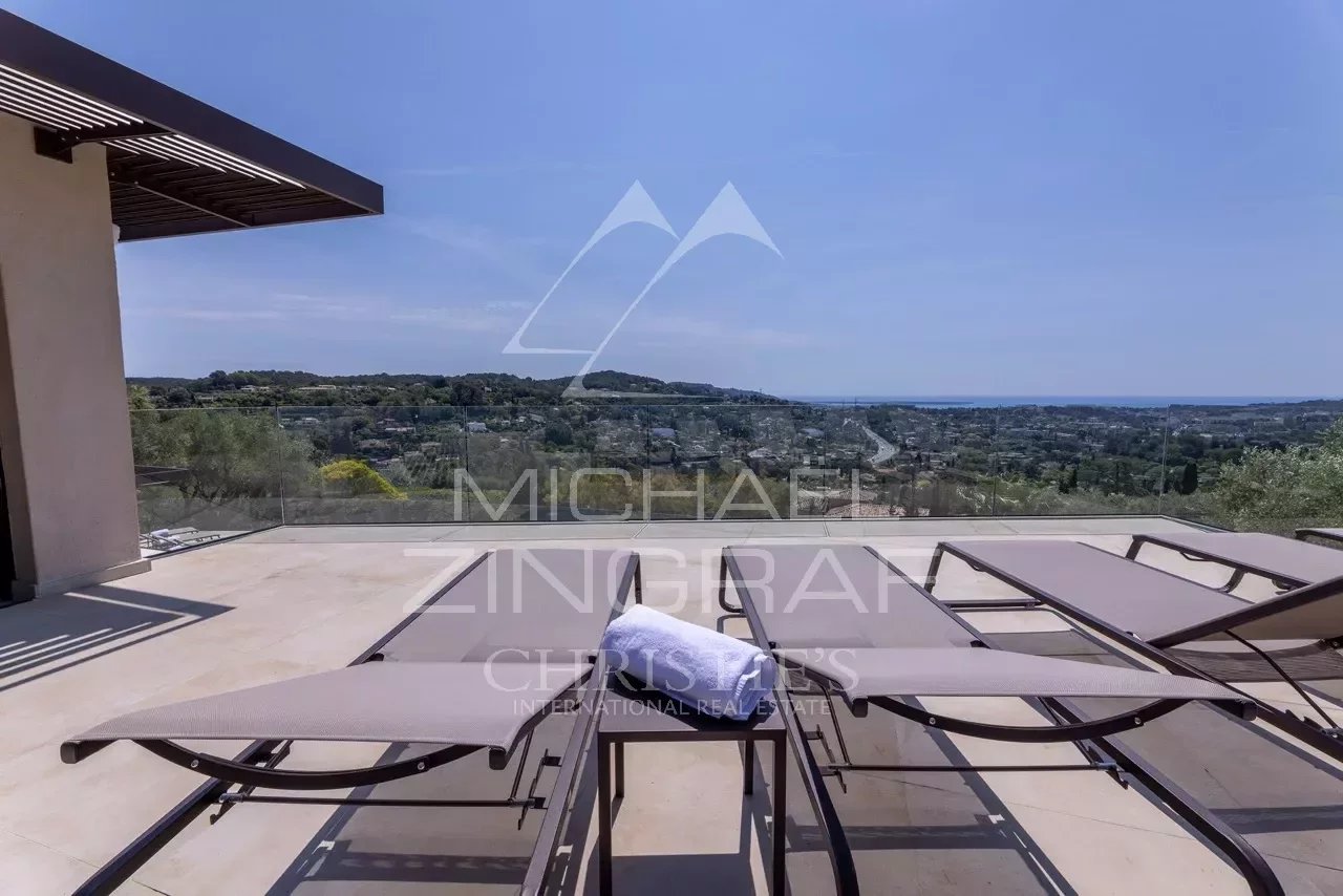 Mougins - Contemporary villa with panoramic sea view - 7 bedrooms