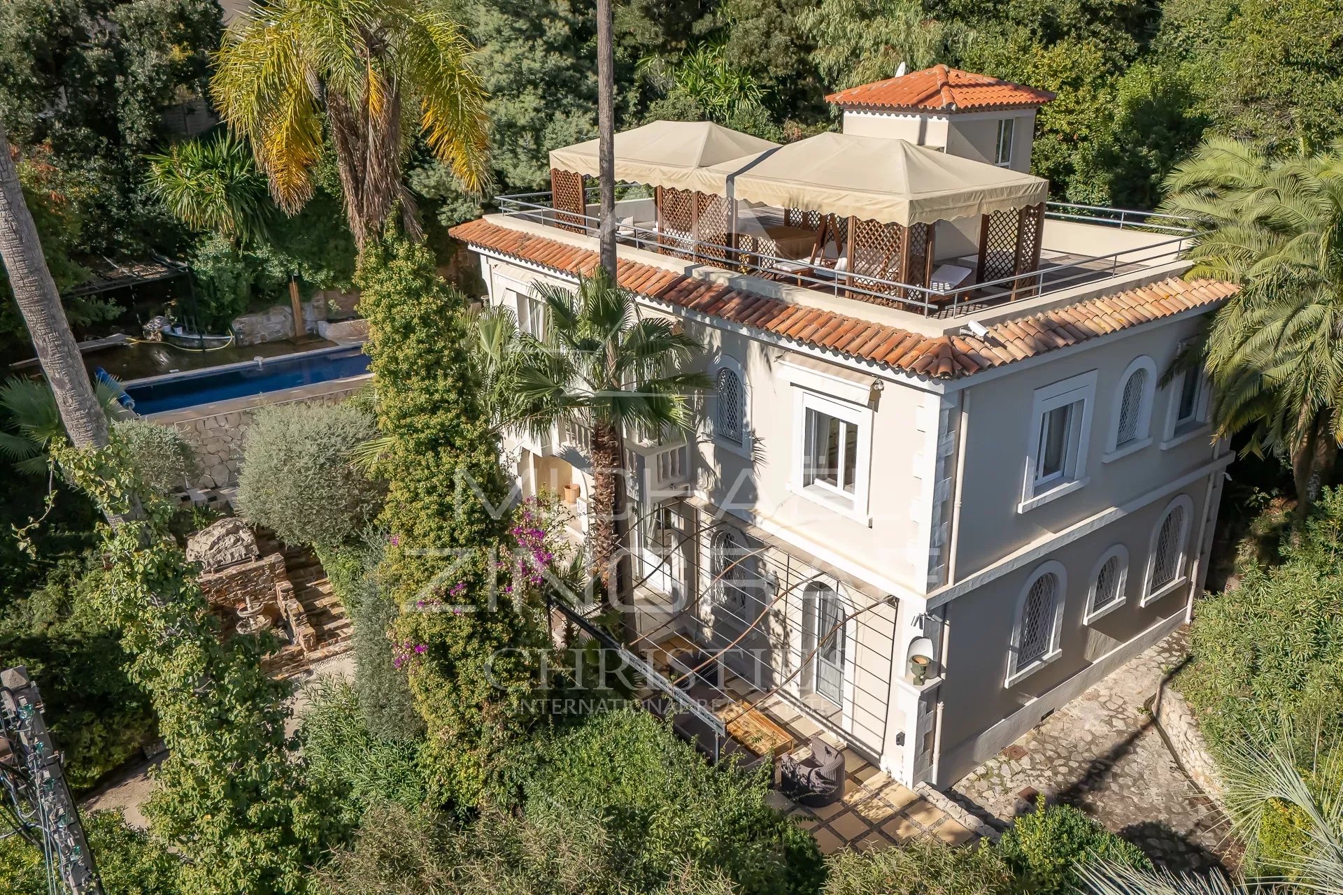 Proche Cannes - Golfe Juan - Propriété Belle Epoque avec vue mer