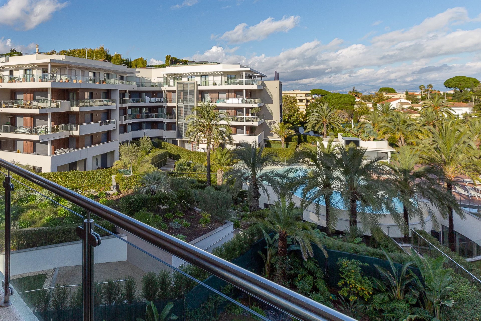 Stunning three-Bedroom Apartment in the Prestigious "Les Parcs du Cap" Residence, Cap d'Antibes