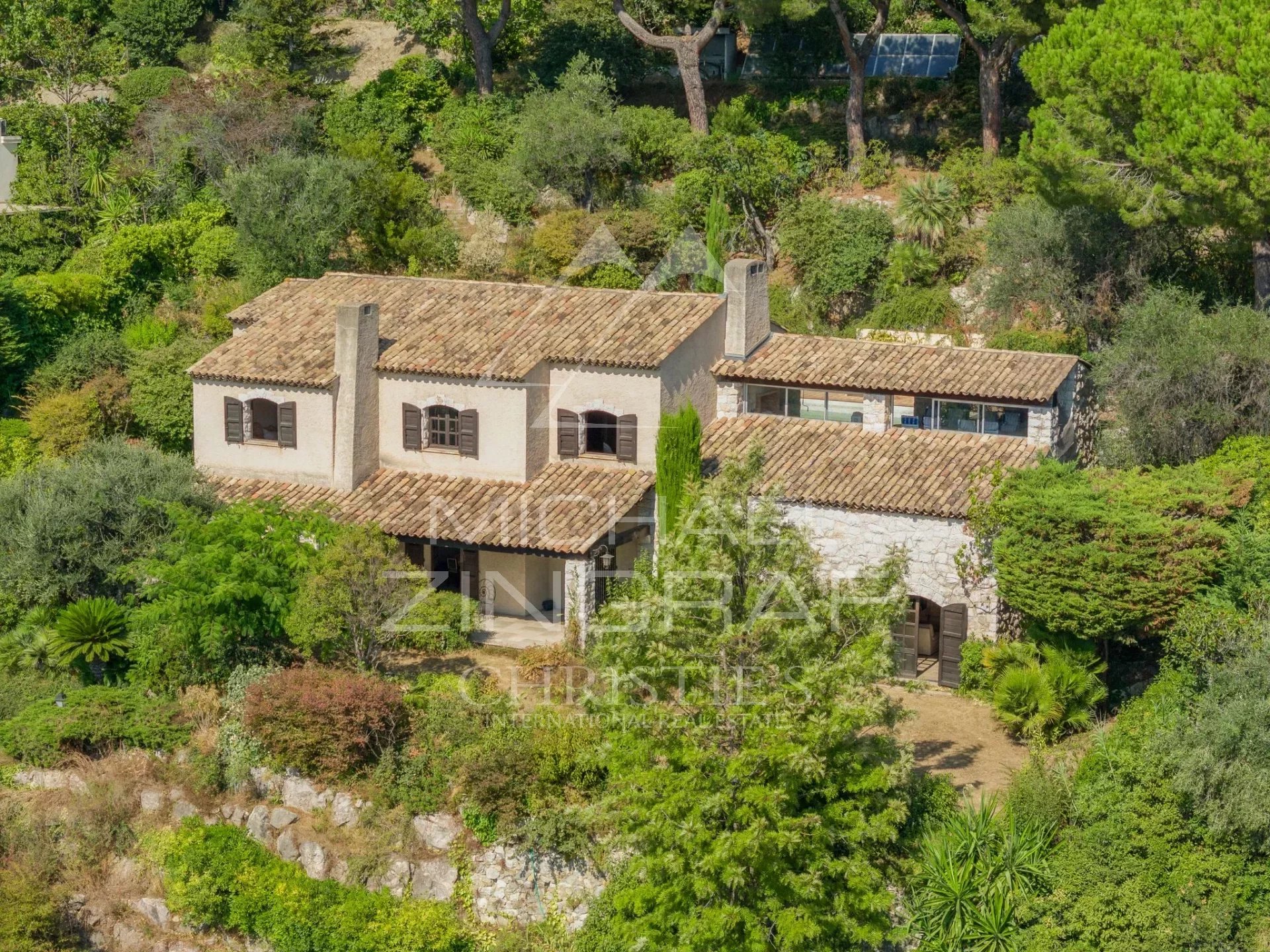 NICE RIMIEZ - PROVENCAL CHARACTER PROPERTY WITH POOL