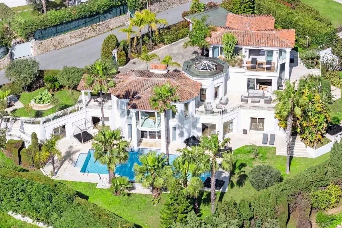 SuperCannes - Villa mit 6 Schlafzimmern und Meerblick