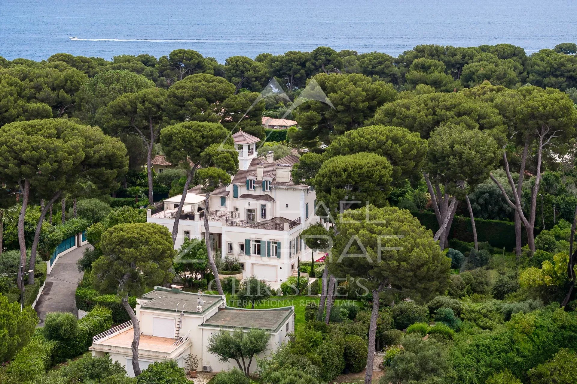 Cap d'Antibes - Magnifique Propriété avec Deux Maisons dans domaine privé