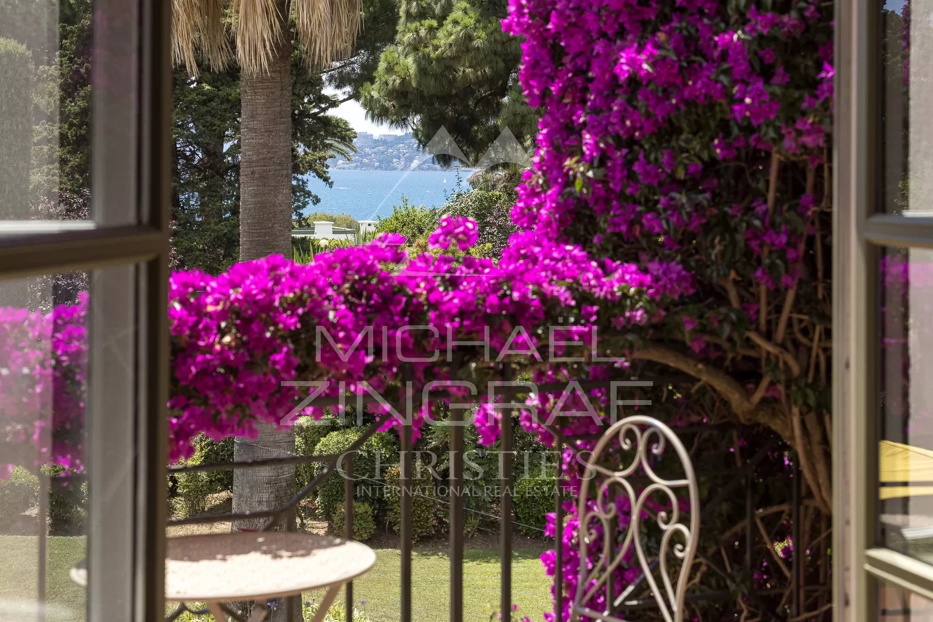 Exclusive Domain Properties in Cap d'Antibes west side with 4873 m2 landscaped park