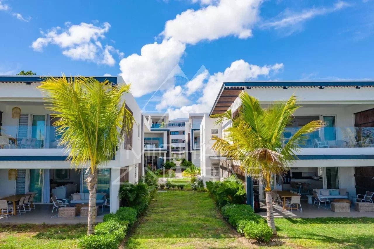 Sea front 2-bedroom apartment