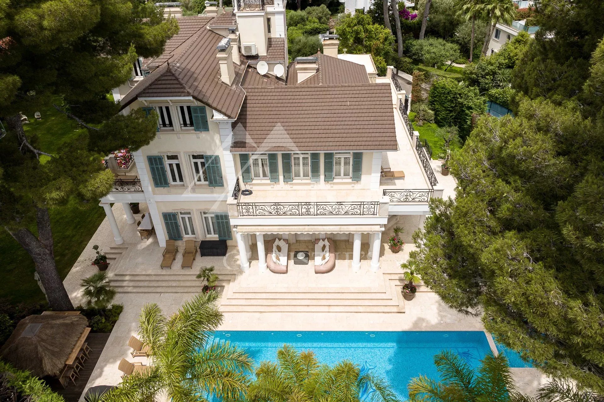 Cap d'Antibes - Magnifique Propriété avec Deux Maisons dans domaine privé