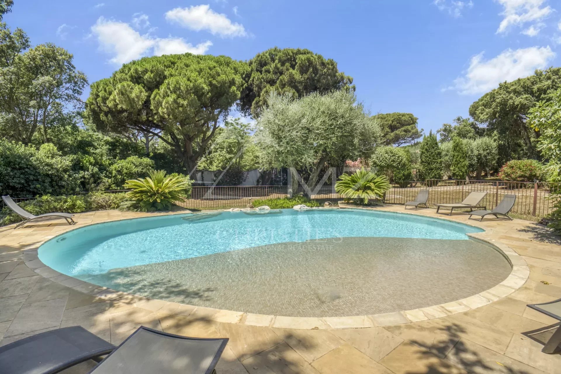 VILLA MIT POOL - STRAND ZU FUSS - GRIMAUD