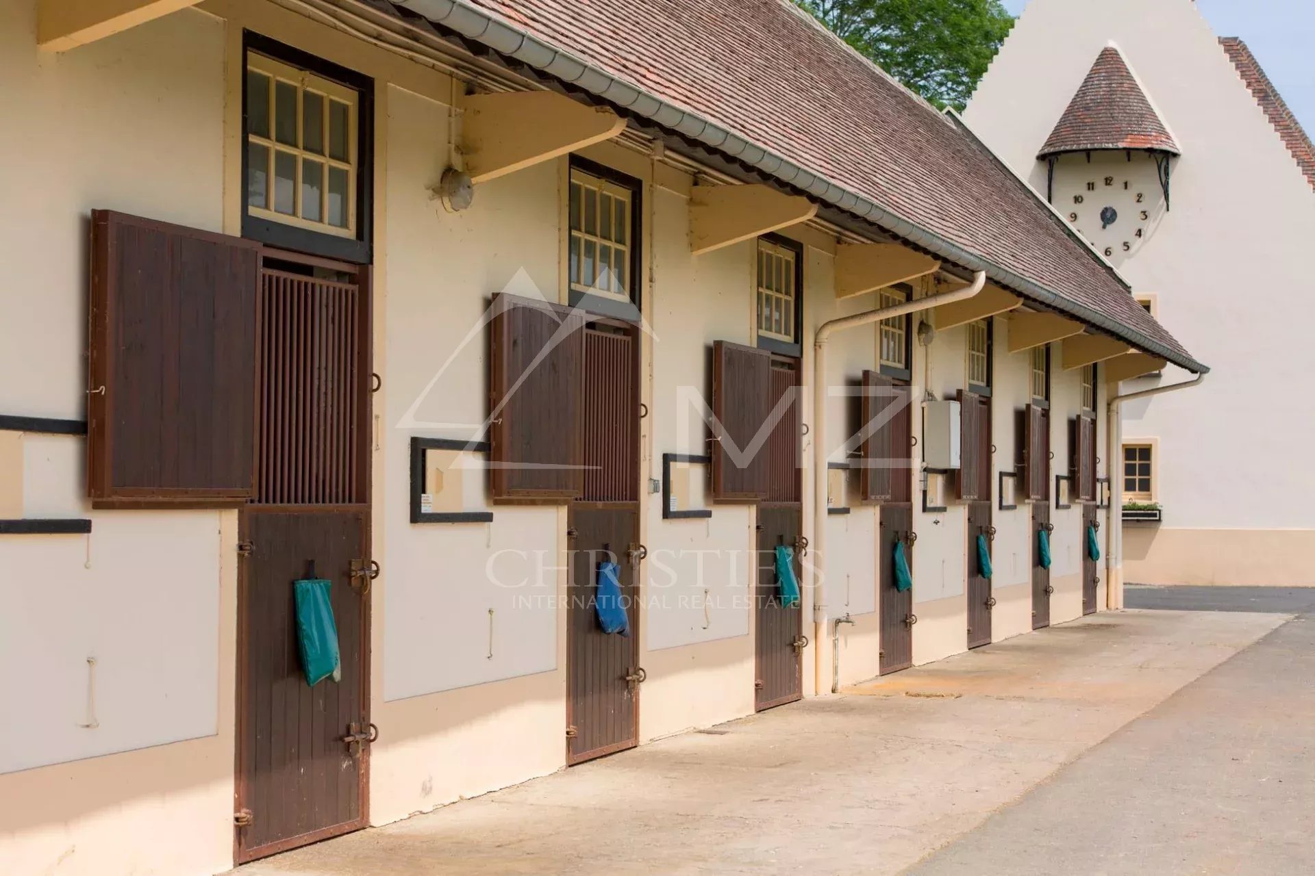 Haras d'élevage et de villégiature - 120 hectares