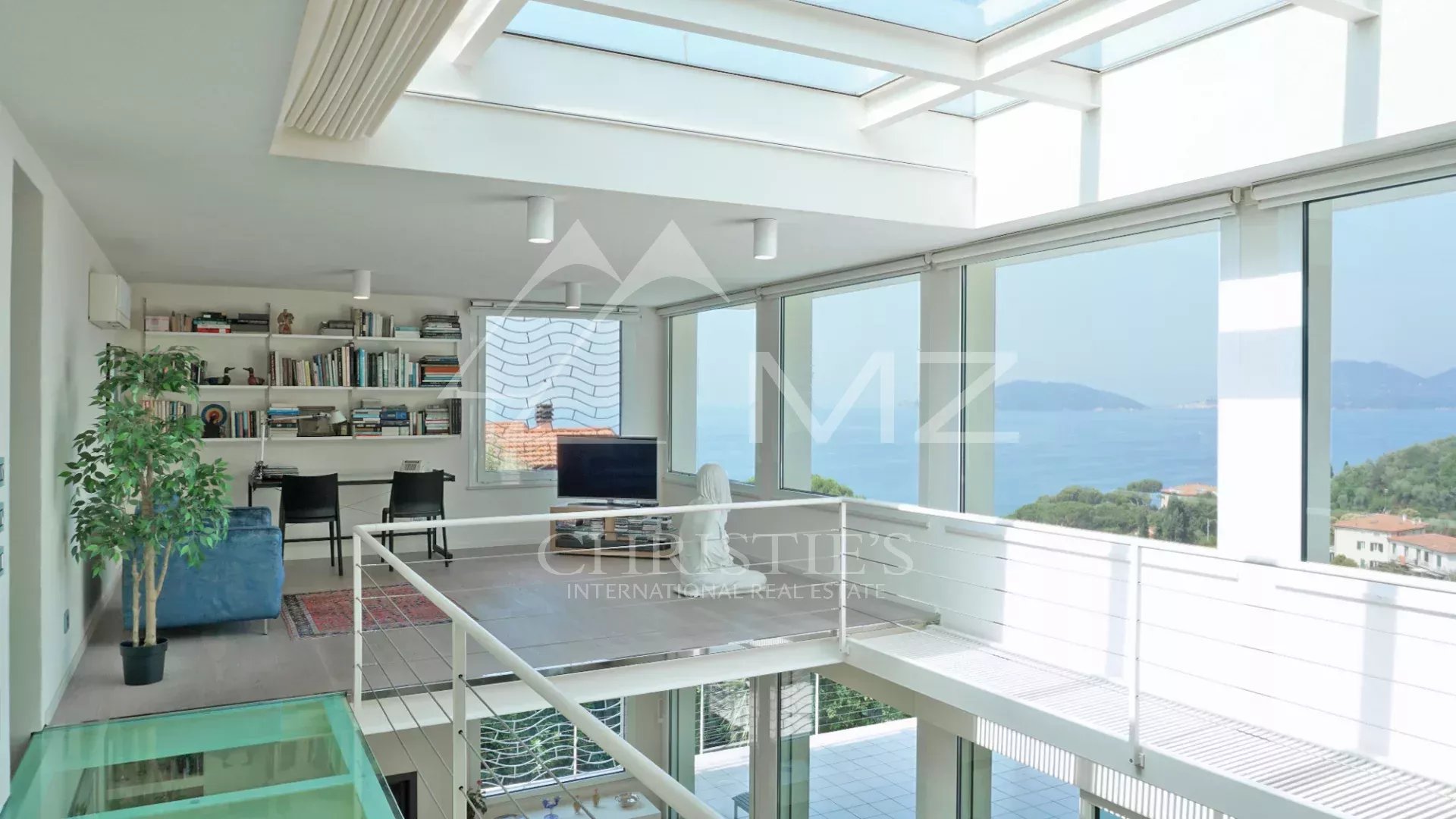 Elegant modern villa with large windows and sea view over the Gulf of Poets in Fiascherino, Lerici