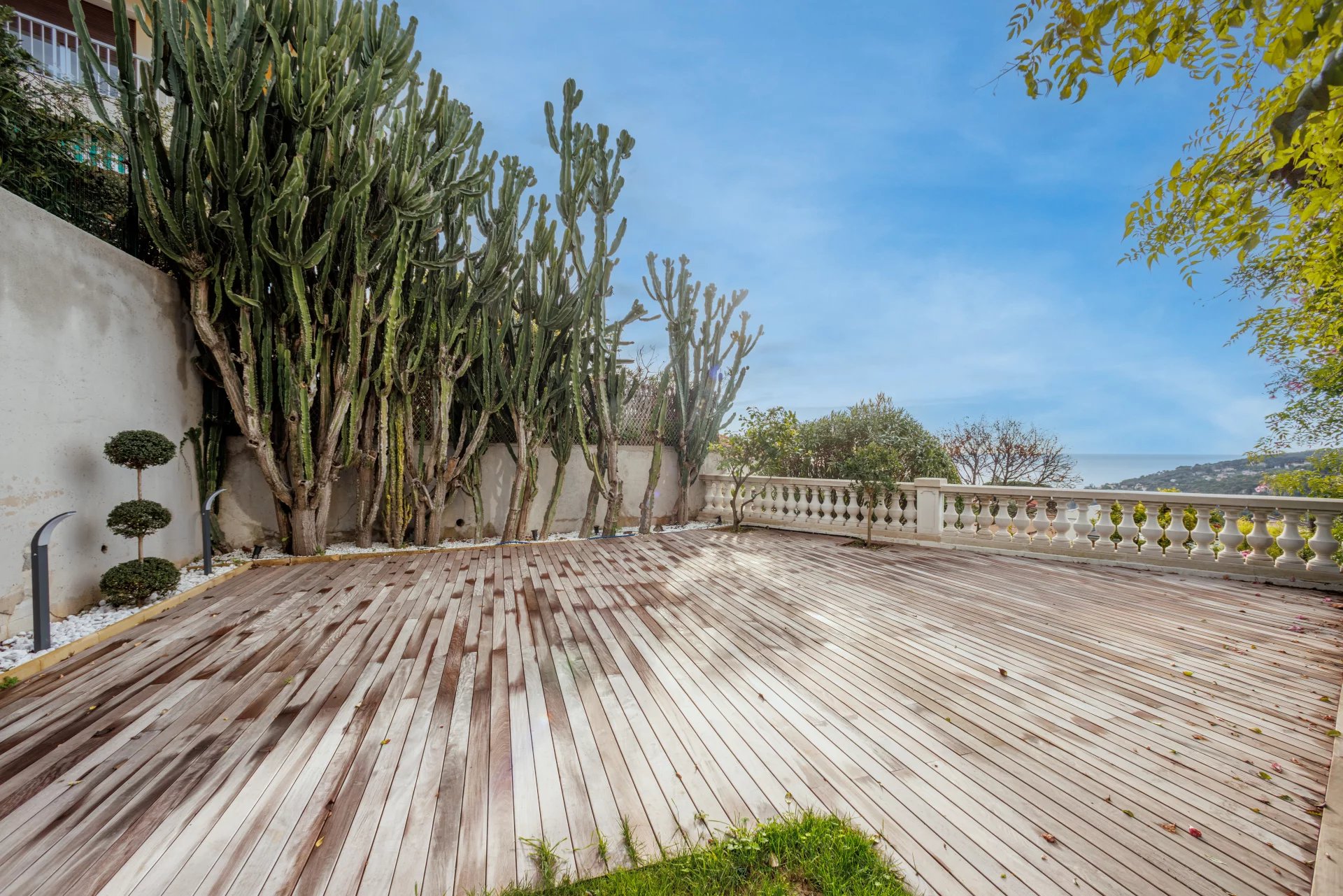 Magnifique appartement rénové avec jardin et parking