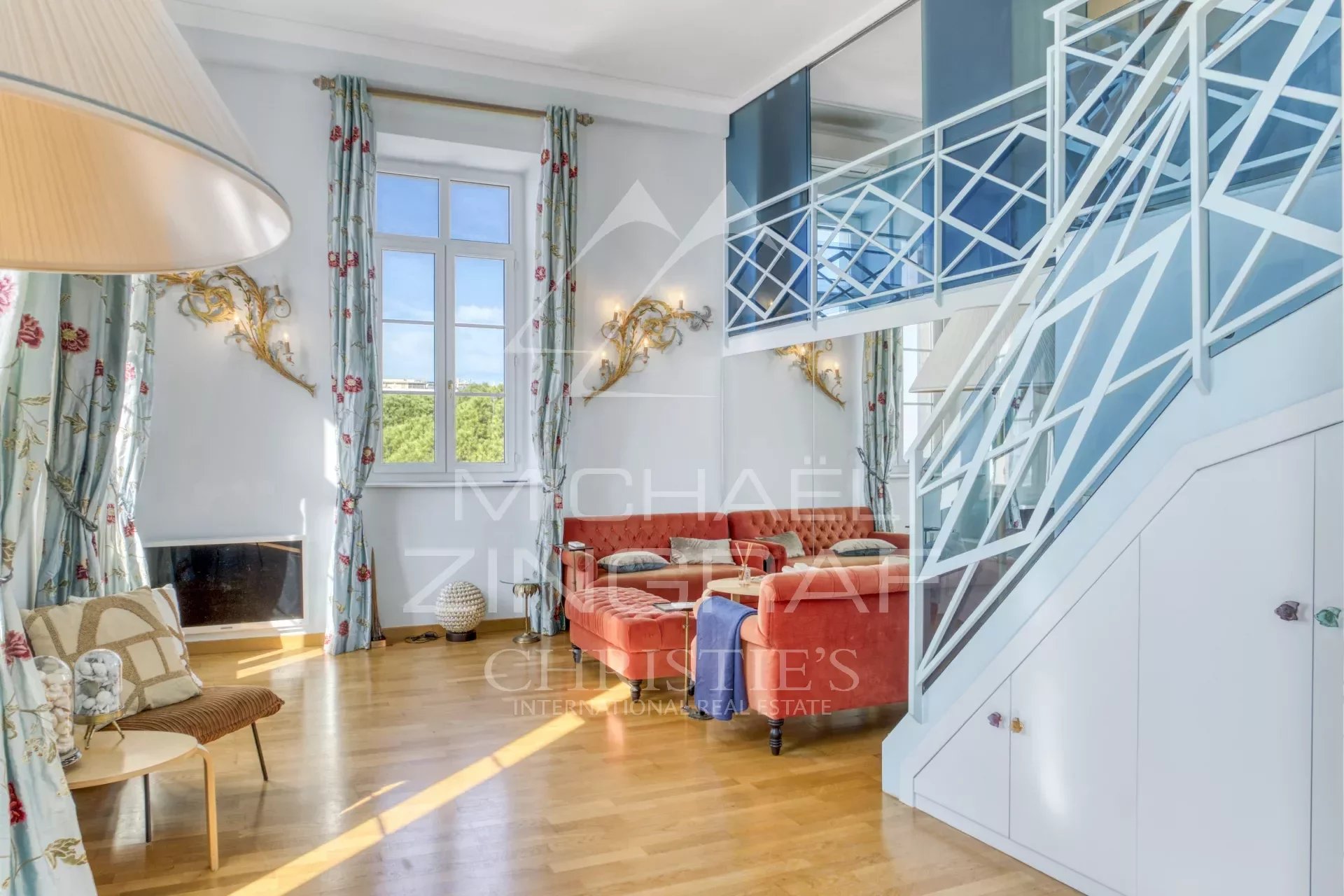 SUPERBE APPARTEMENT DE 4 PIÈCES AU CŒUR DE NICE