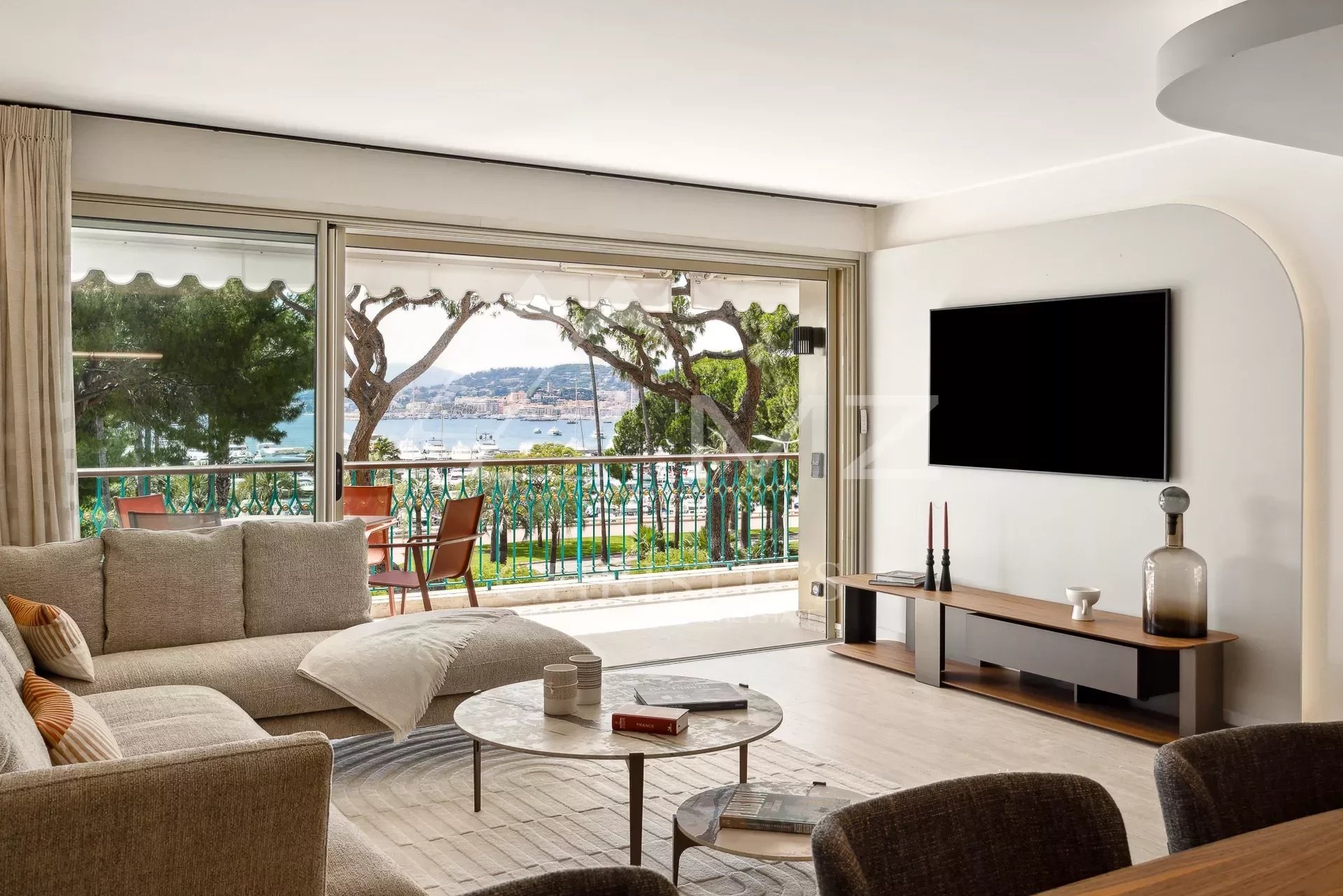 Cannes Croisette - Magnifique appartement 4 pièces vue mer
