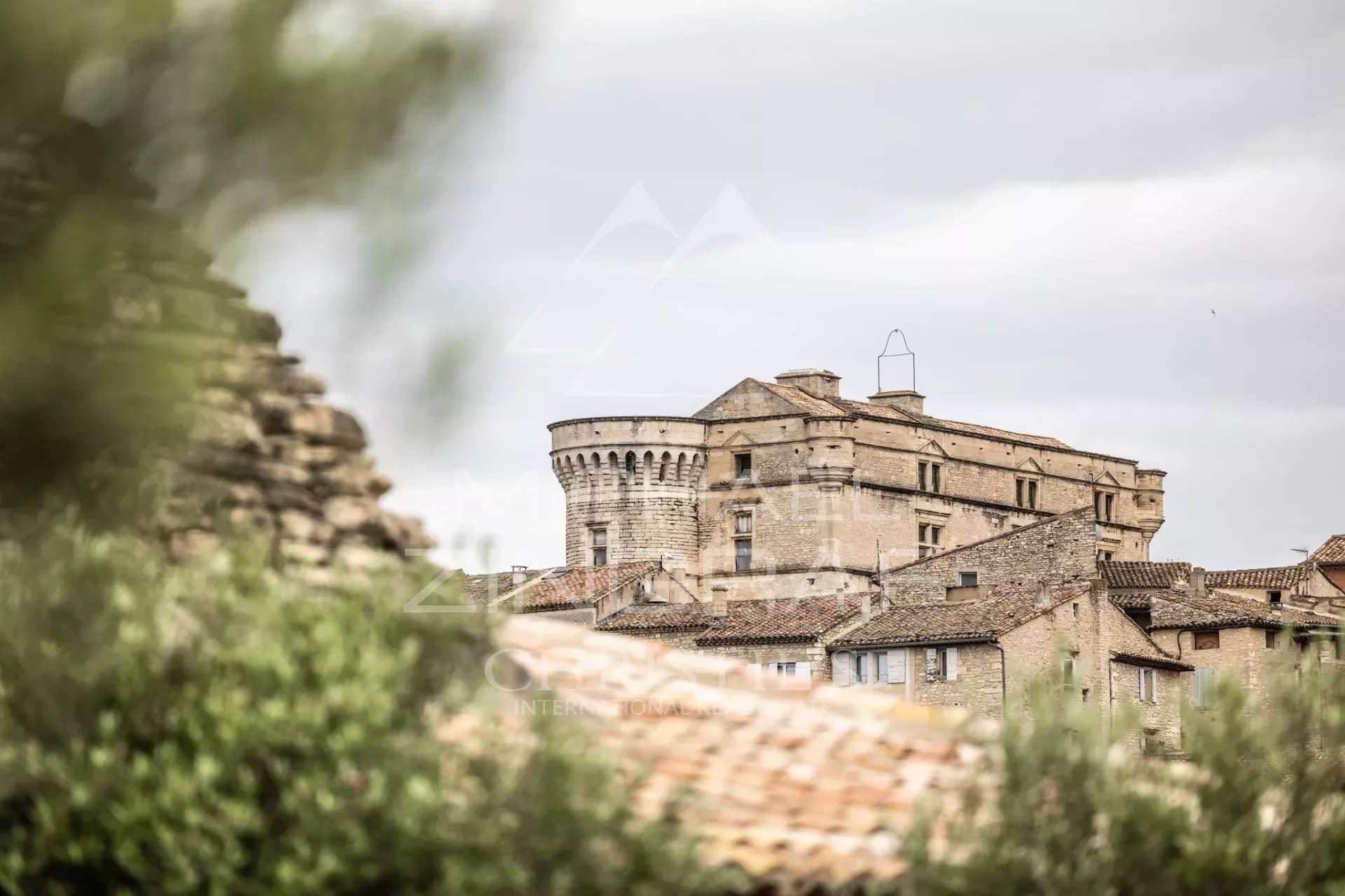 Mas provençal with exceptional view of the village of Gordes